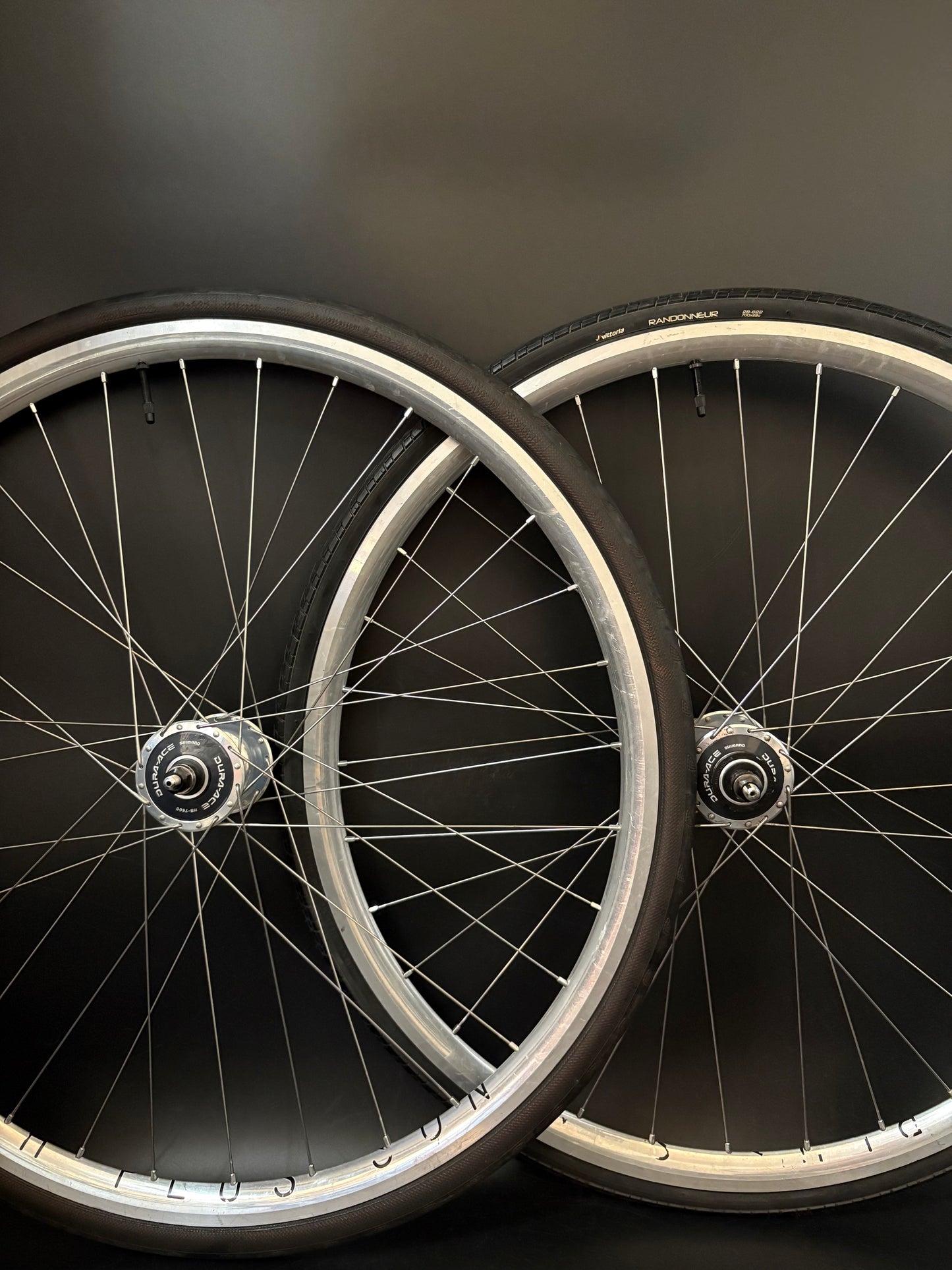 H Plus Son Archetype Silver / Dura Ace 7600 Wheelset 32h