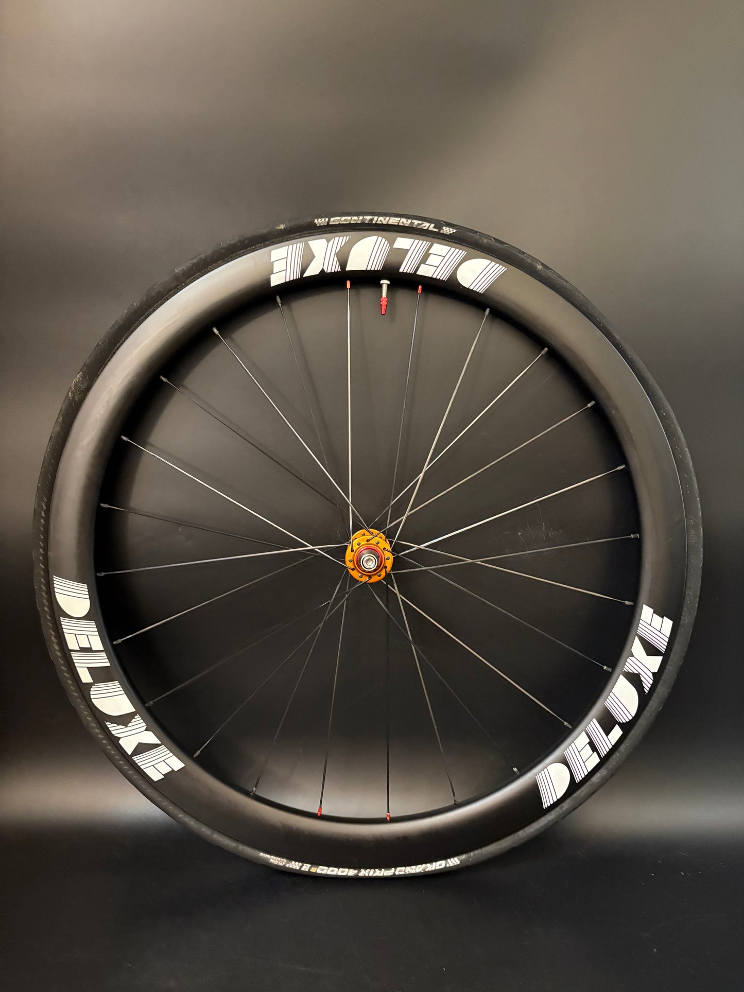 Deluxe White Logo 45mm Carbon / Mack LF + HF Wheelset Orange 24h