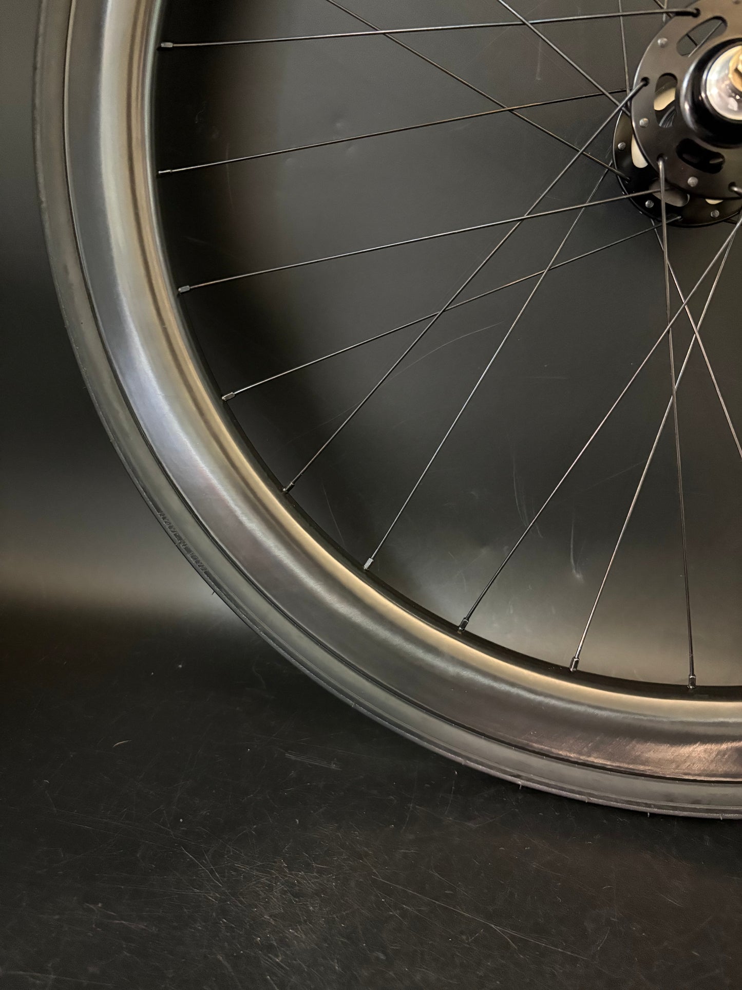 Light Bicycle Falcon AR45 Carbon Clincher / White Industries Wheelset Black 28h