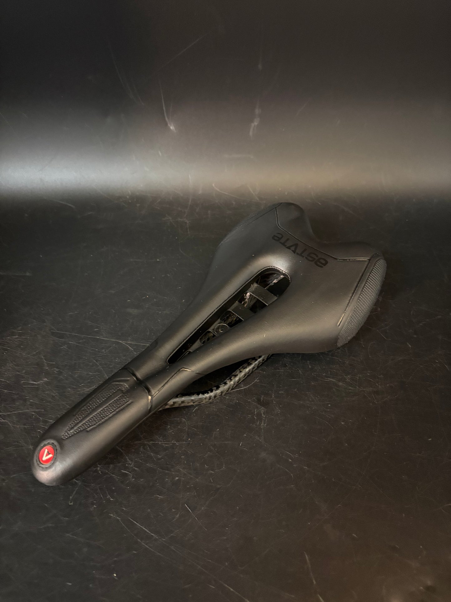 Astute Skylite VT Saddle Black Carbon