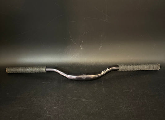 Nitto B809 Riser Handlebar Black 630mm 31.8