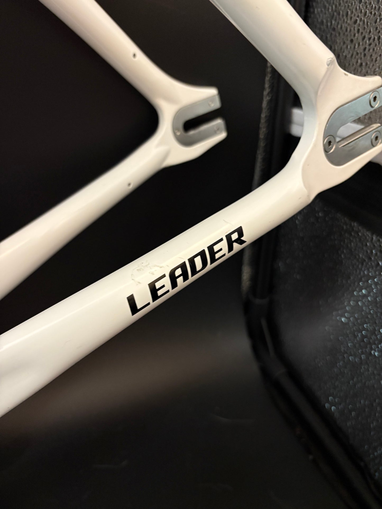 Leader 735 Frameset White 56cm w/ Stem + Bars + Saddle + Seatpost + Crankset