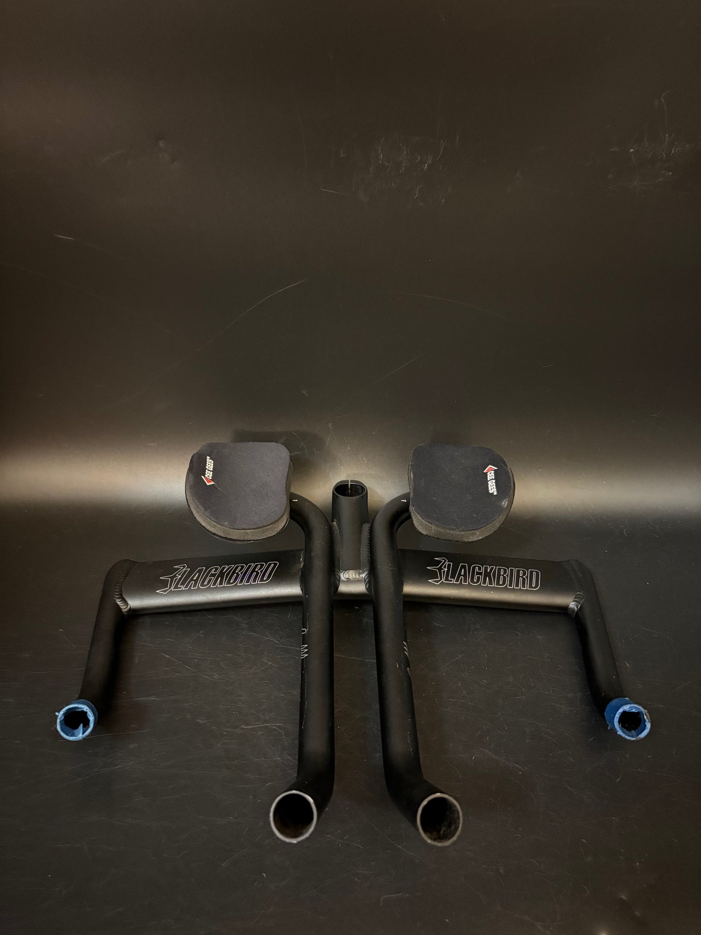 Blackbird Linear Aero Handlebar Black 38cm 85mm