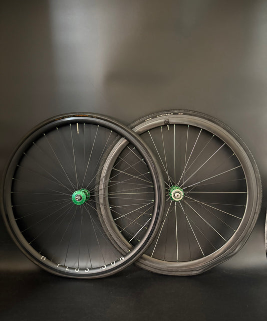 H Plus Son Archetype Black + BLB Notorious 38 Carbon / Phil Wood Bright Green LF Wheelset 32h