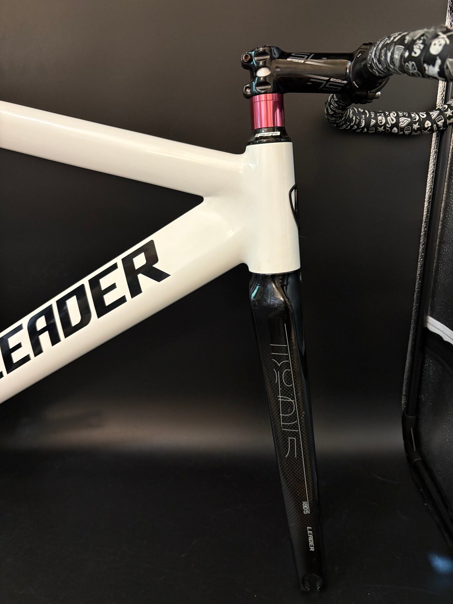 Leader 735 Frameset White 56cm w/ Stem + Bars + Saddle + Seatpost + Crankset