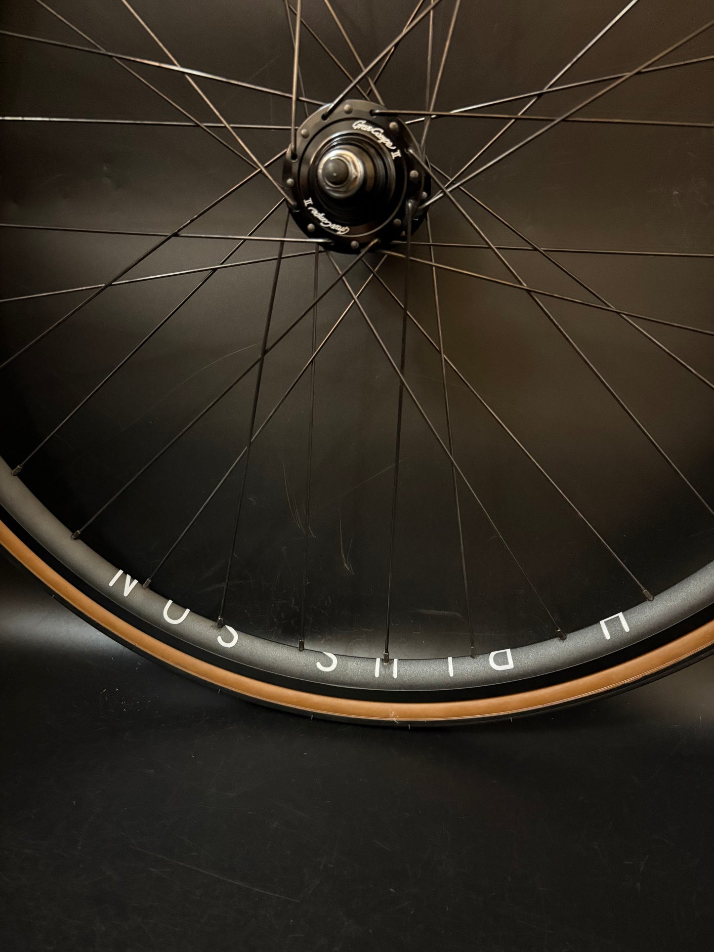 H Plus Son Archetype Black / Gran Compe Wheelset 32h