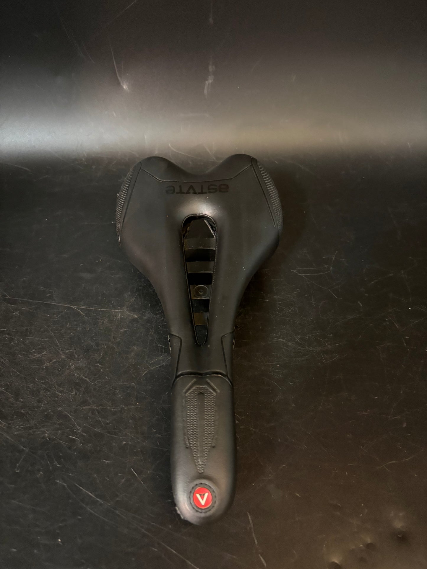 Astute Skylite VT Saddle Black Carbon