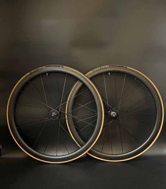 Unbranded Carbon Clincher 35mm / Novatec Wheelset 20/24h