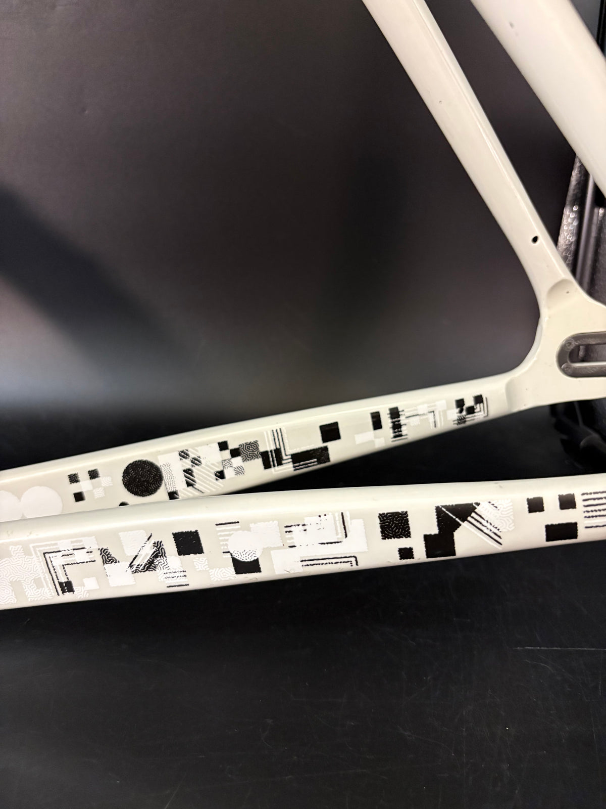 Mash AC-4 Prototype Frameset White/Black 54cm Medium