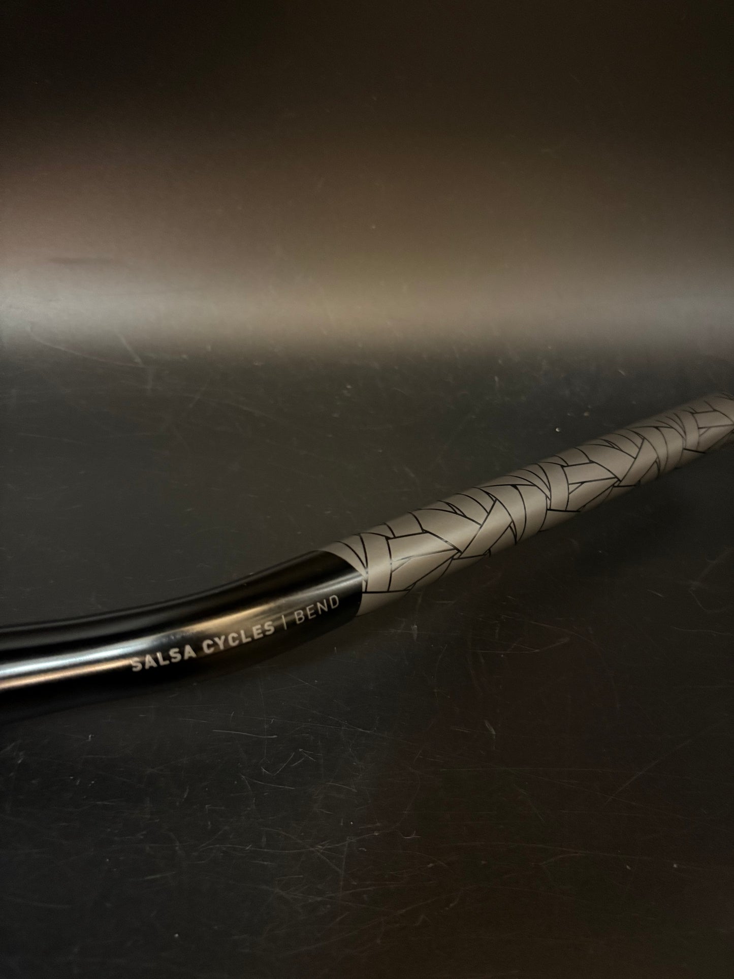 Salsa Bend Handlebar Black 740mm 31.8