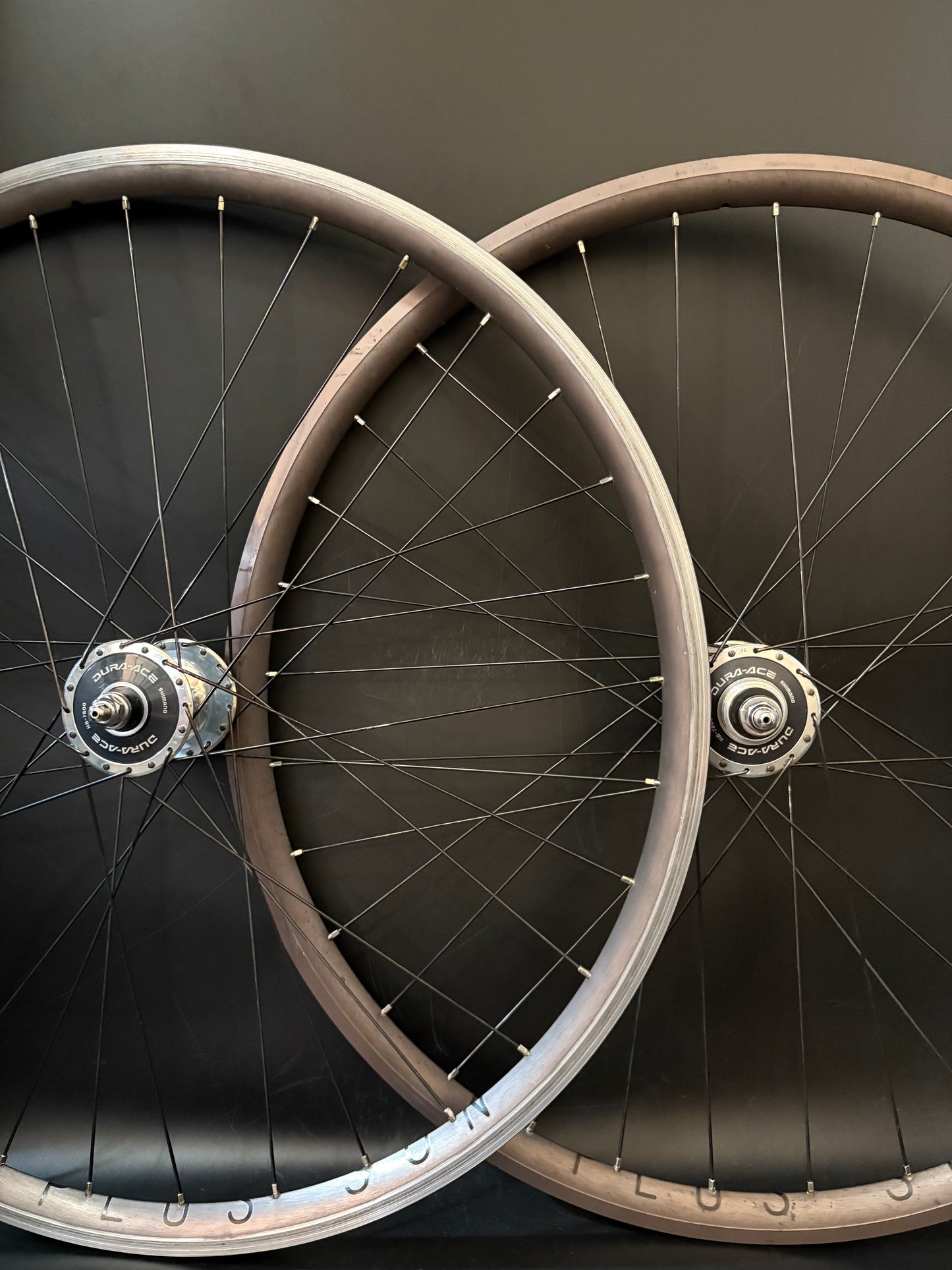 H Plus Son Archetype Grey / Dura Ace 7600 Wheelset 32h