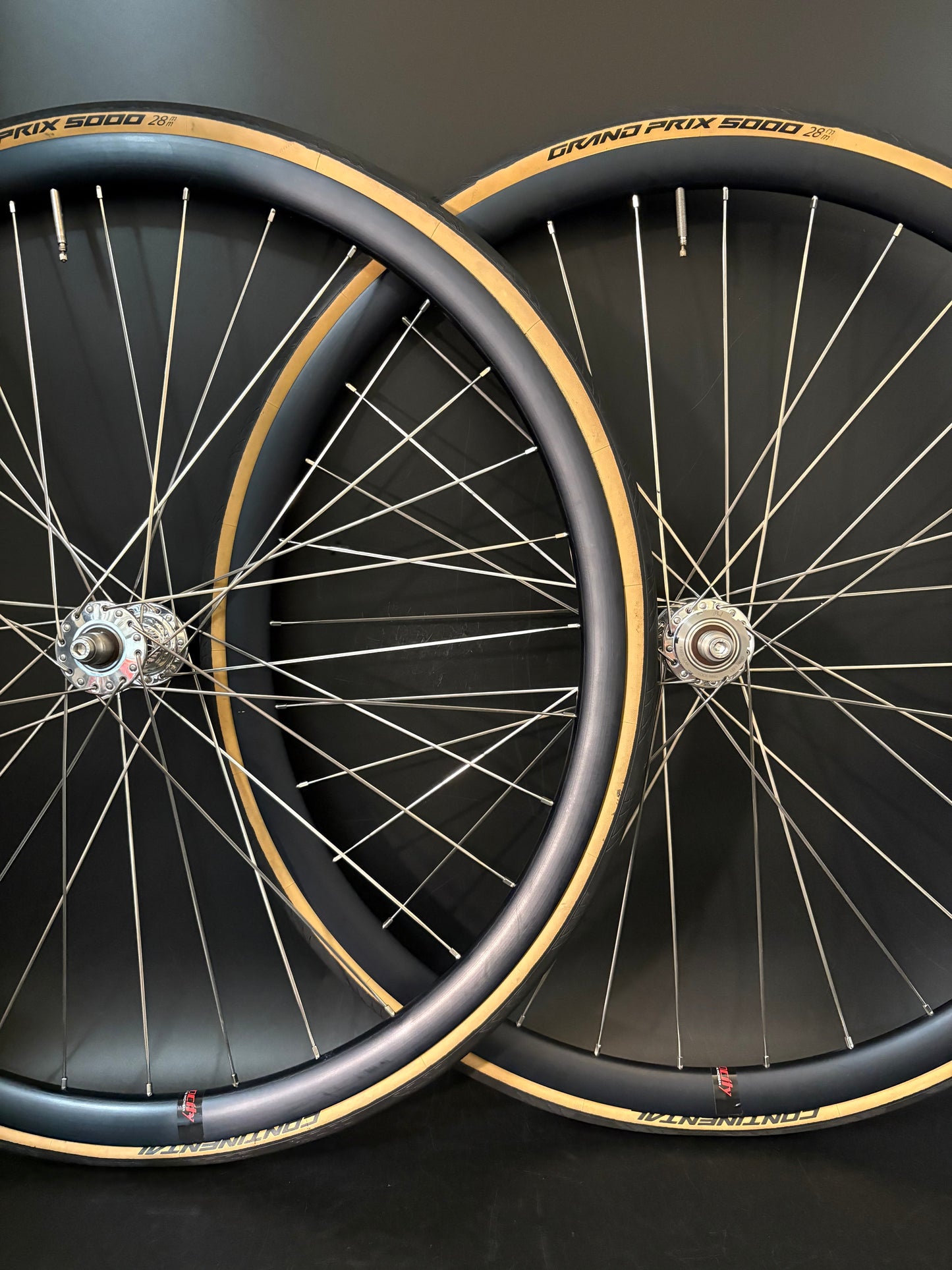 Velocity Aileron Black / Phil Wood LF Wheelset 32h