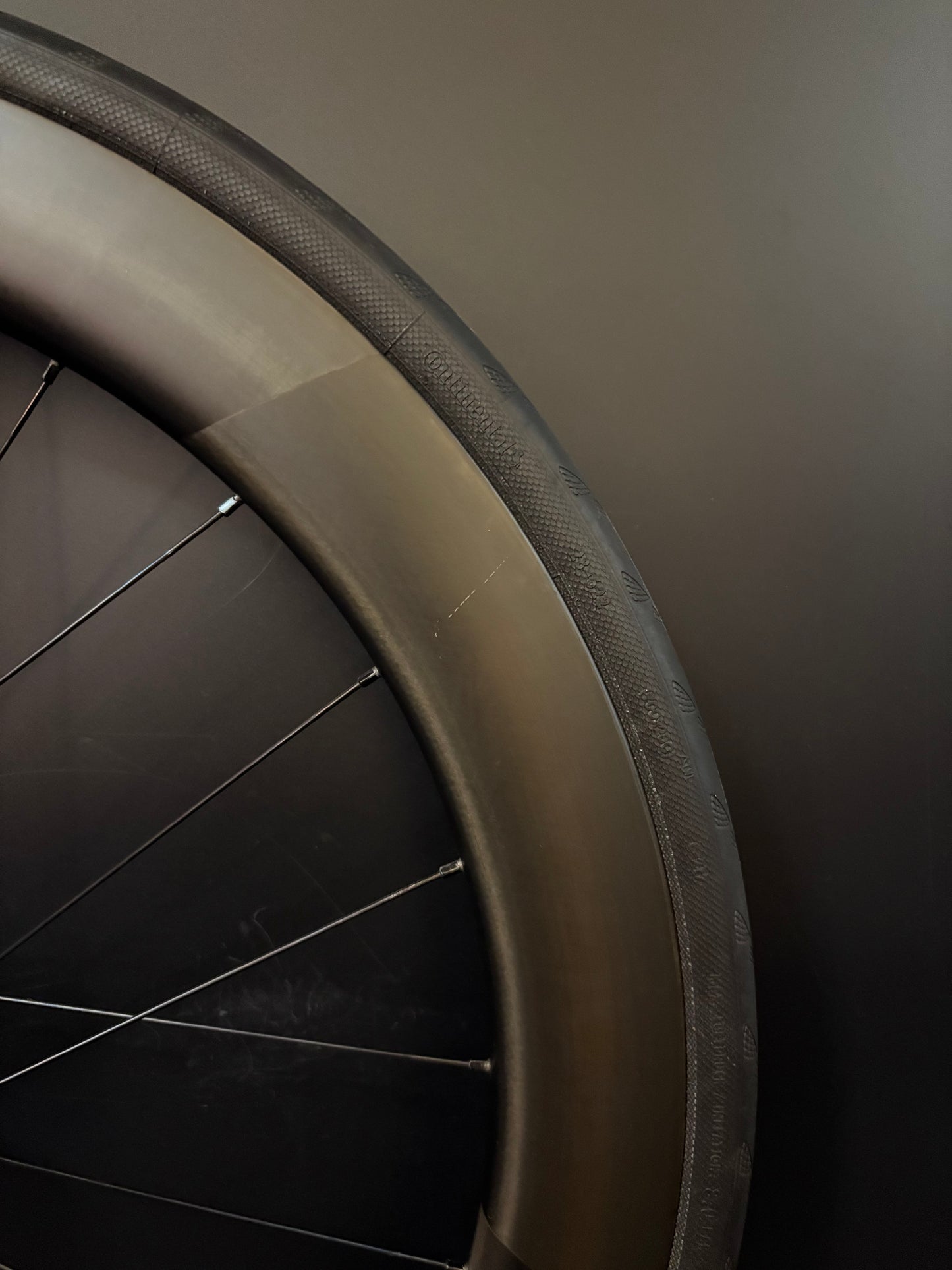 Astral Veil 6 Carbon Clincher / Phil Wood Pro HF Wheelset Black 24h