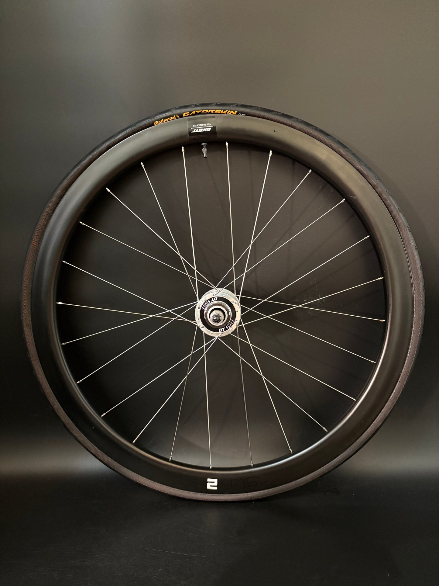 Unbranded 35mm Carbon Clincher + Giant 42 Carbon Clincher Tubeless / DT Swiss Wheelset 20/24h