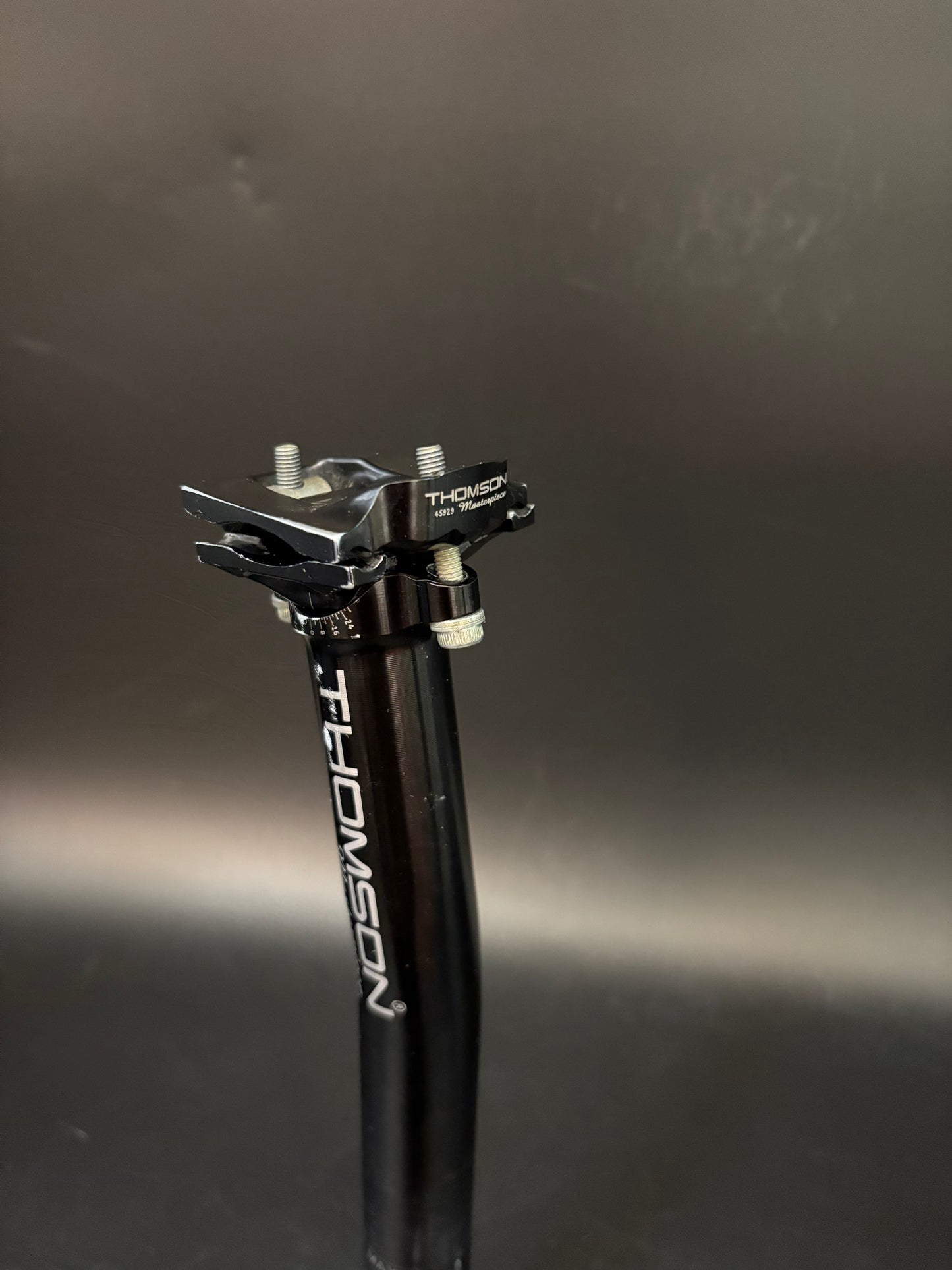 Thomson Masterpiece Setback Seatpost Black 27.2 240mm