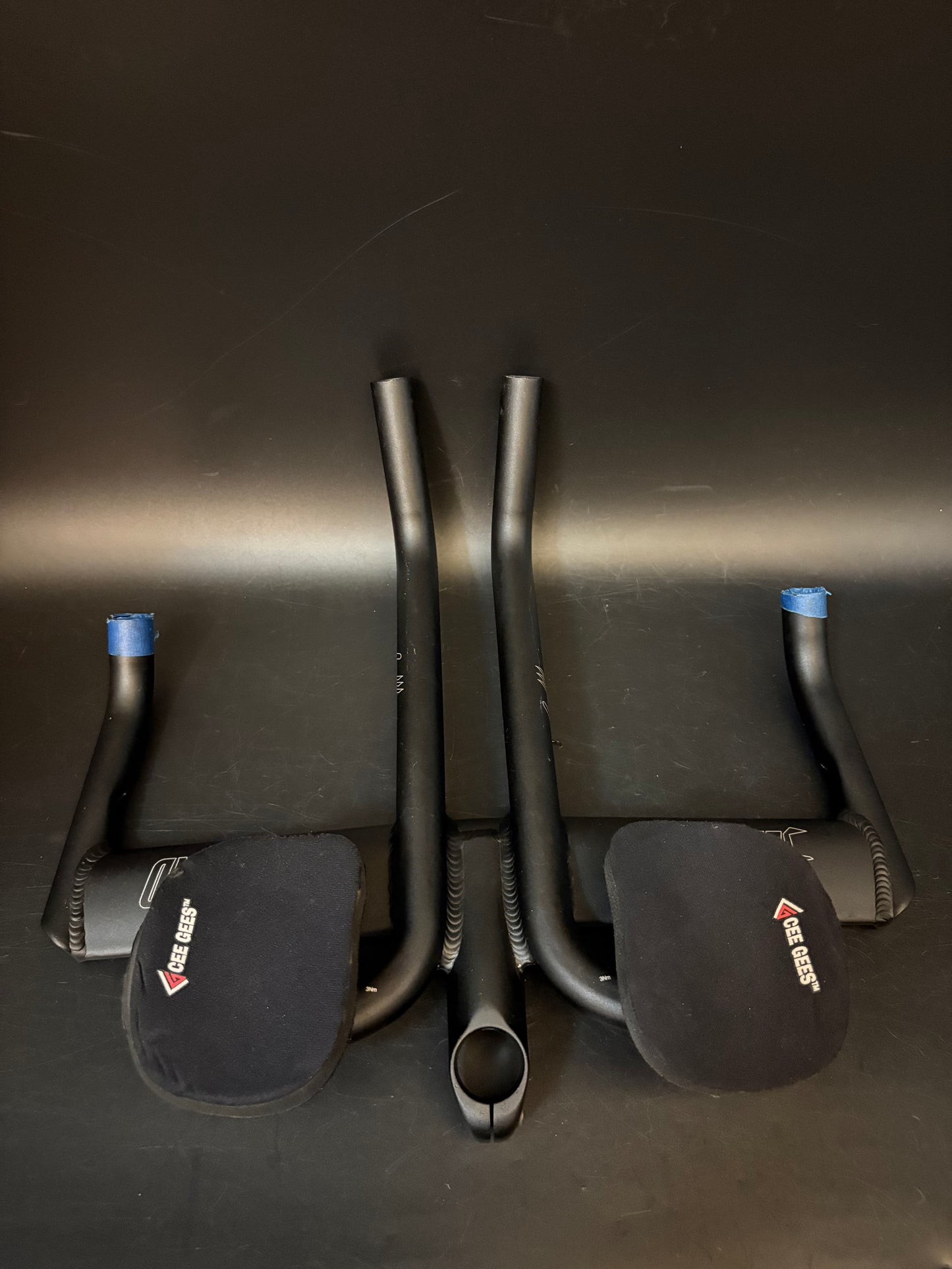 Blackbird Linear Aero Handlebar Black 38cm 85mm