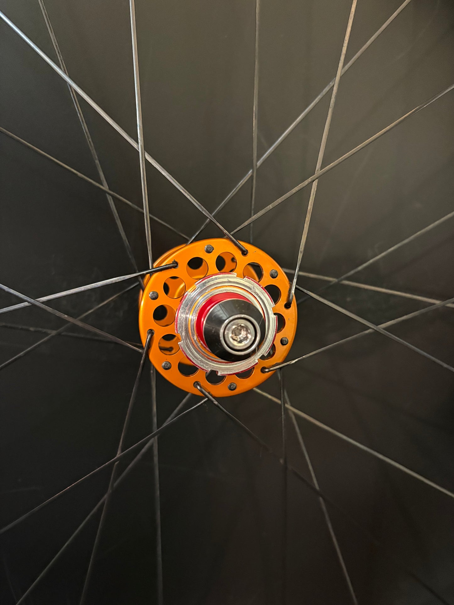 Deluxe White Logo 45mm Carbon / Mack Hubs Wheelset Orange 24h