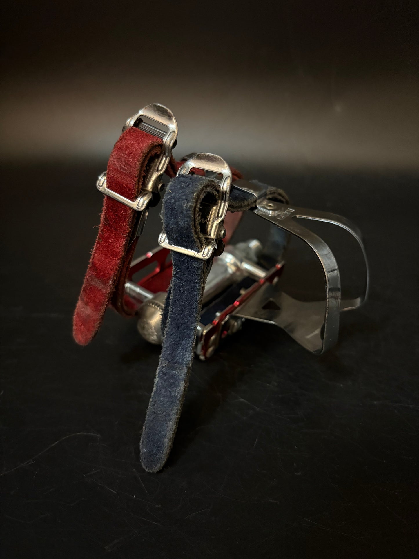 MKS Sylvan Red + Blue / Toshi Straps Pedal Setup