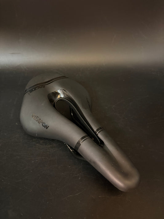 Weapon Racing Saddle Black
