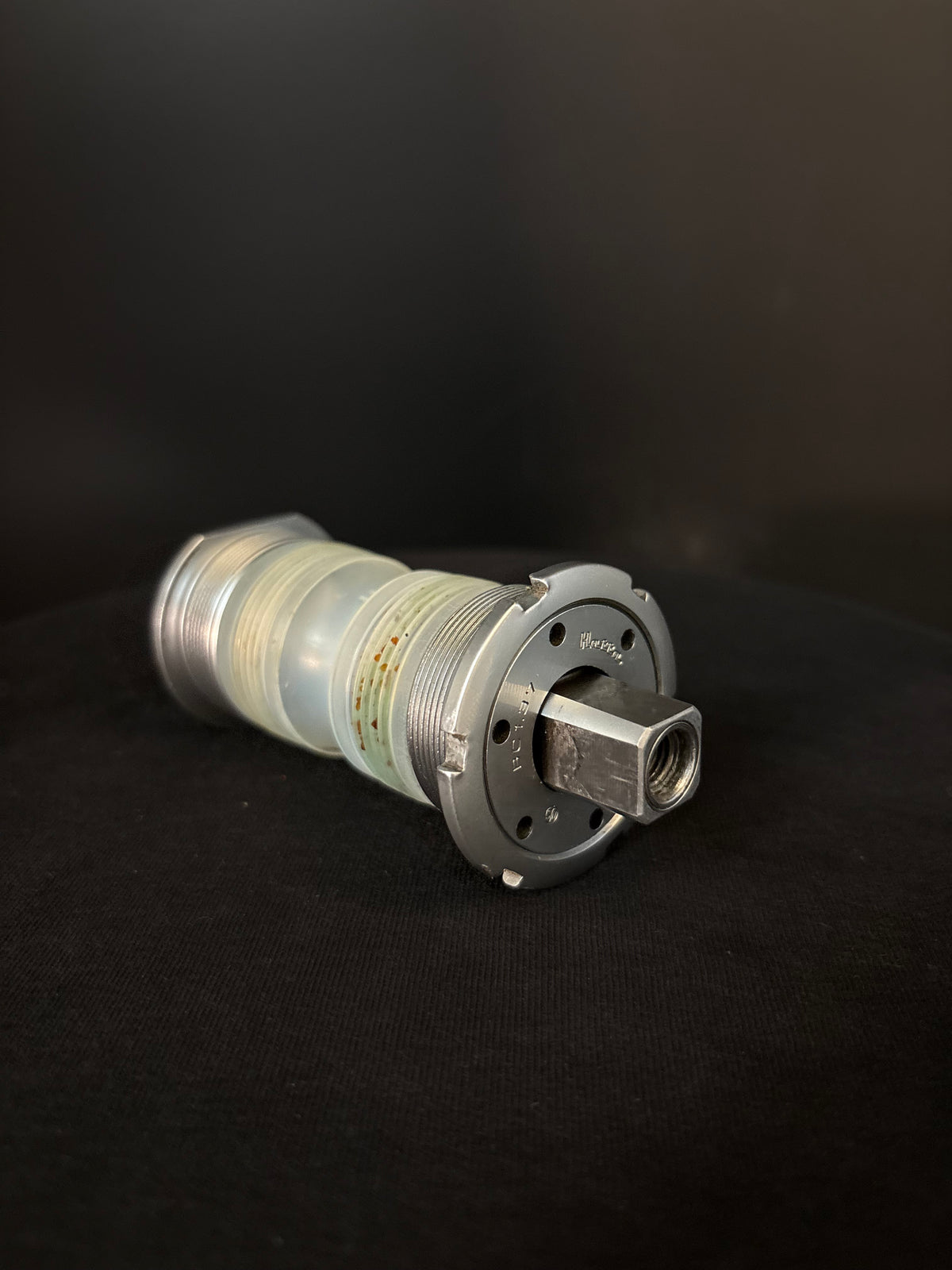 Hatta Swan Square Taper Bottom Bracket NJS