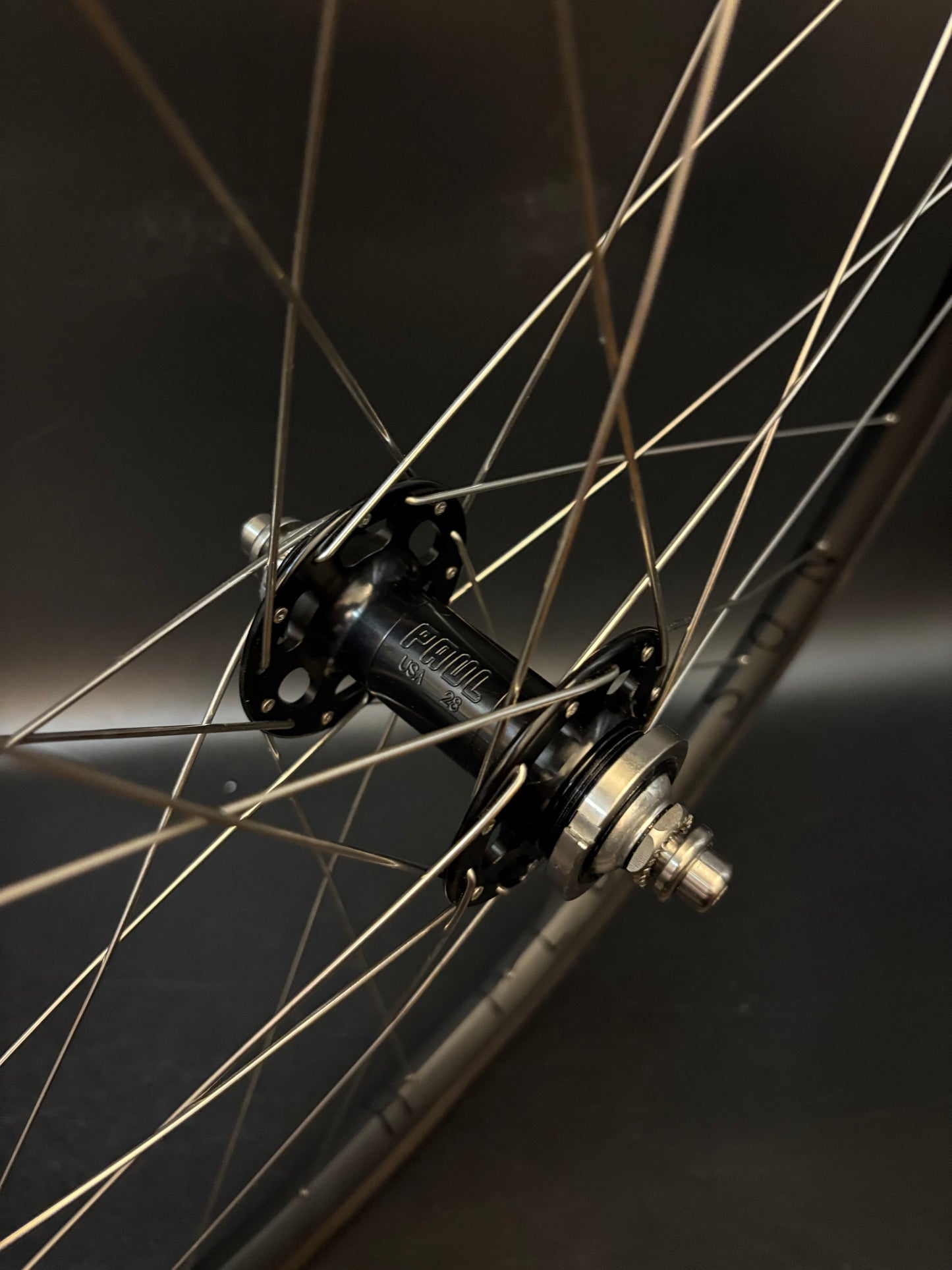 H Plus Son Archetype Grey / Paul Wheelset 28h