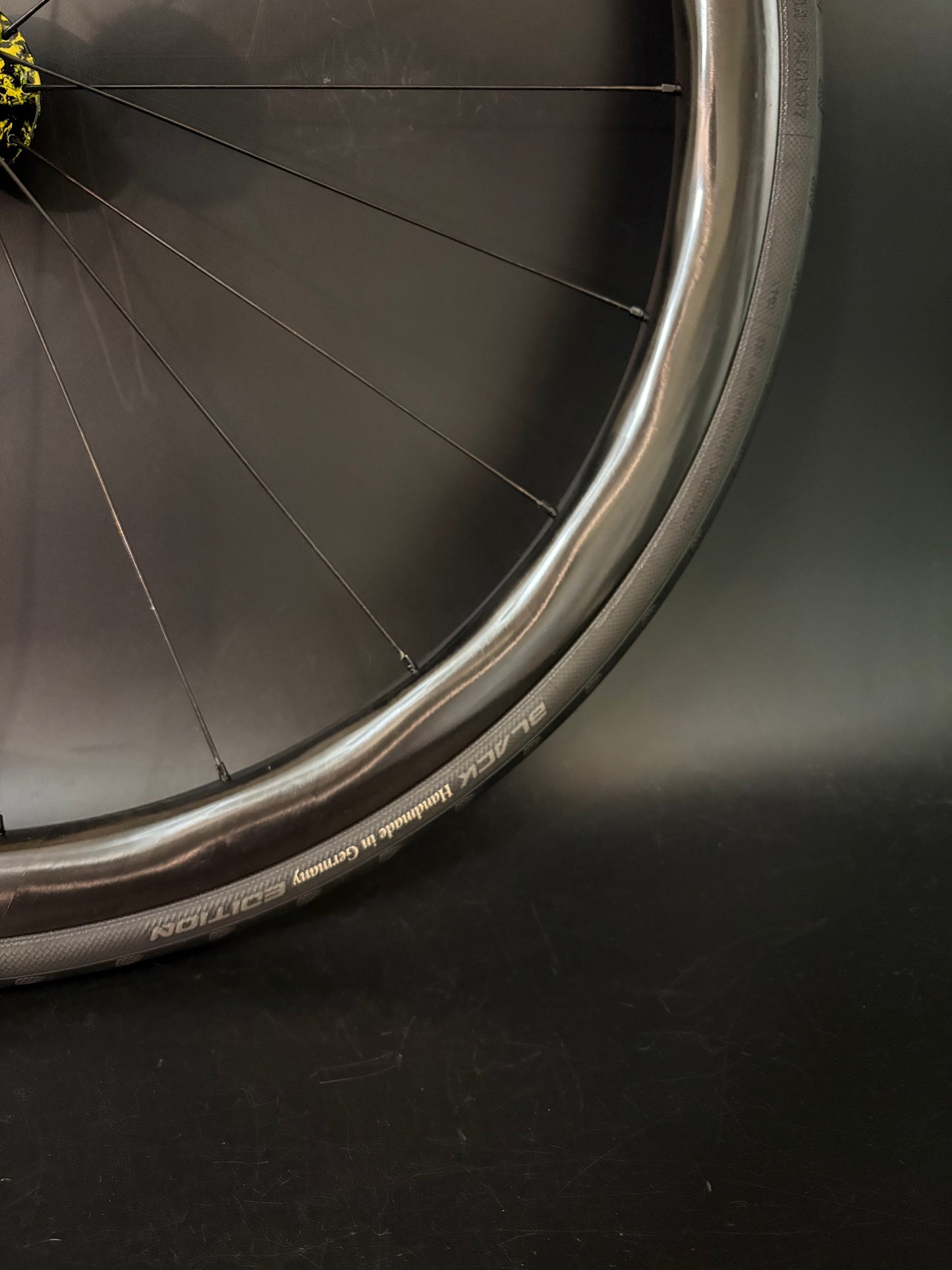Light Bicycle AR375 + AR565 Carbon / Vendetta Wheelset 20/24h