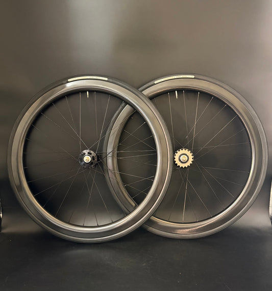 Light Bicycle Falcon AR45 Carbon Clincher / White Industries Wheelset Black 28h