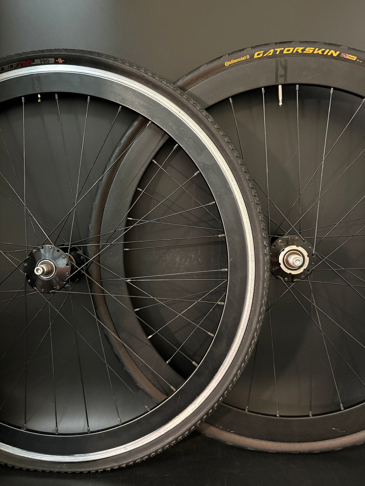 H Plus Son SL42 + Formation Face Black / Phil Wood HF Wheelset 32h