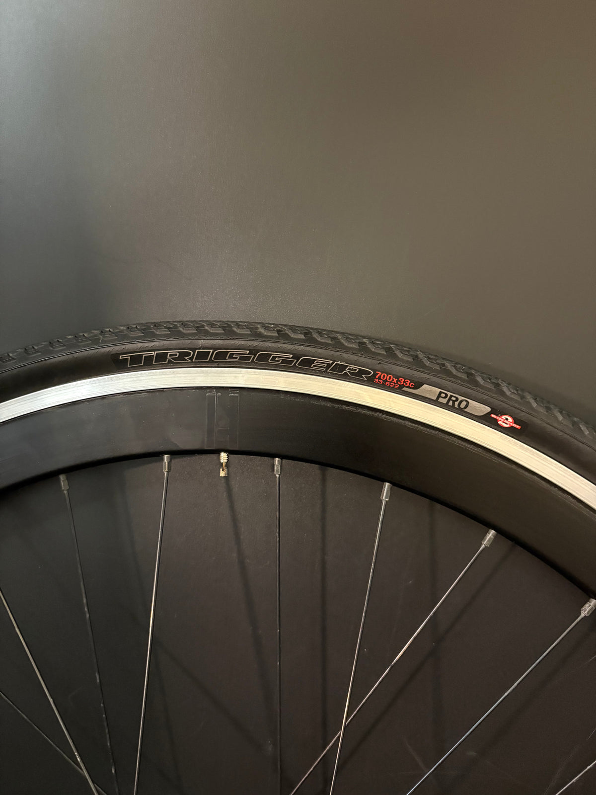 H Plus Son SL42 + Formation Face Black / Phil Wood HF Wheelset 32h