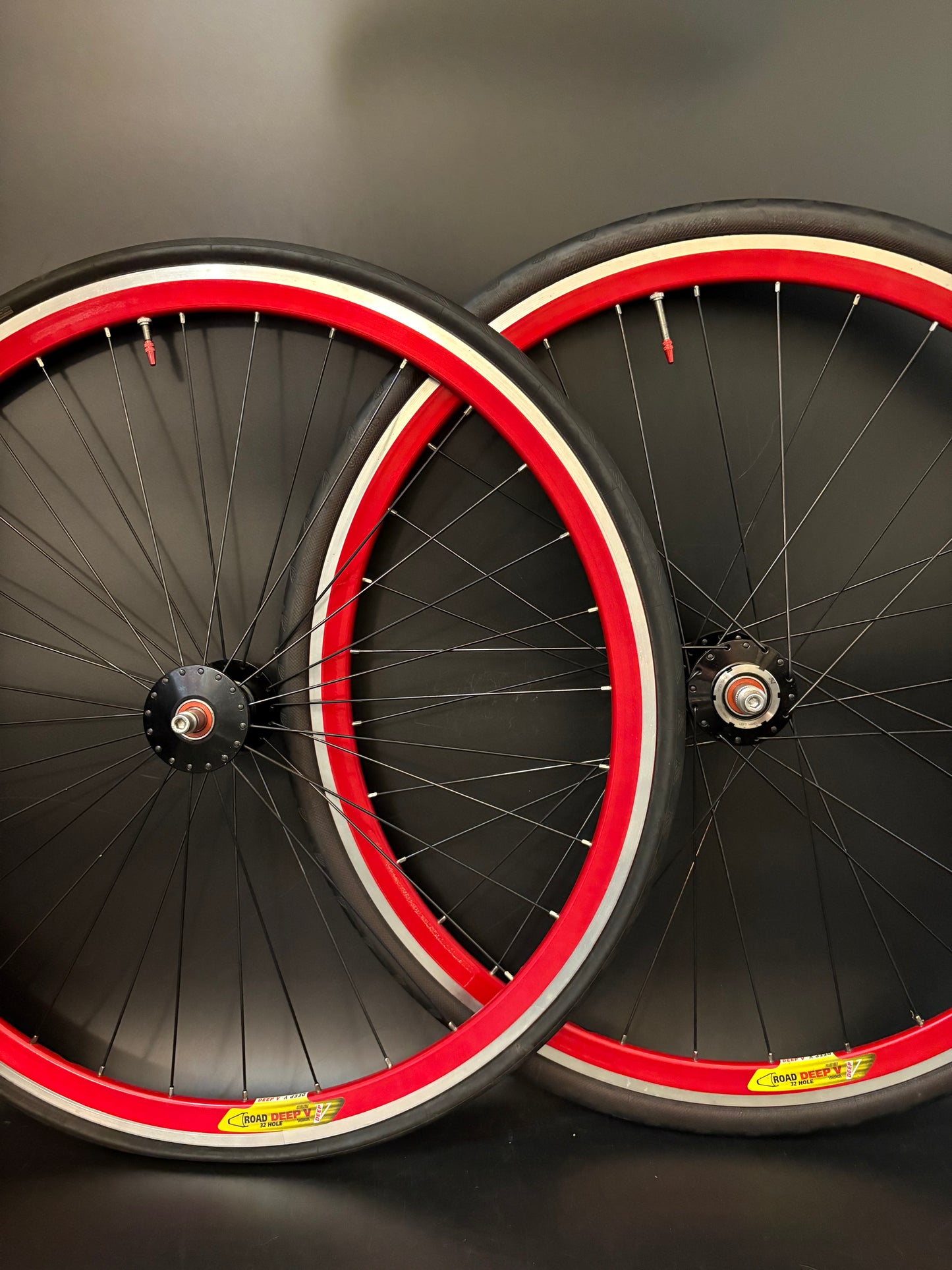 Velocity Deep V Red Machined / Phil Wood Wheelset Black 32h