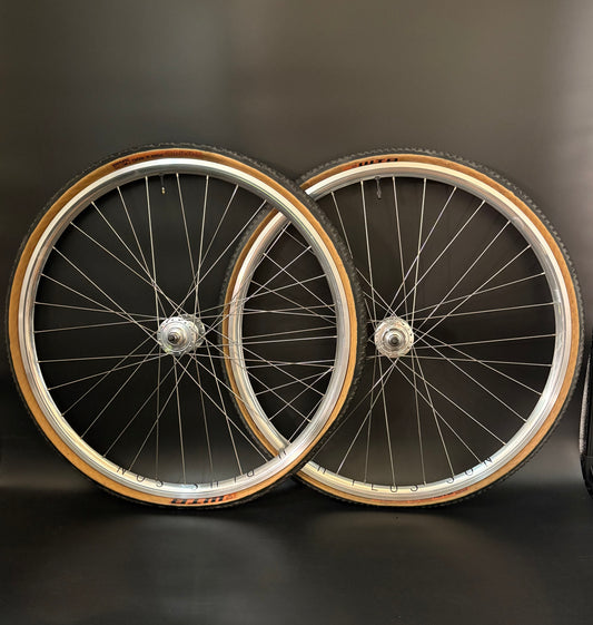 H Plus Son Archetype Silver / Gran Compe HF Wheelset 32h
