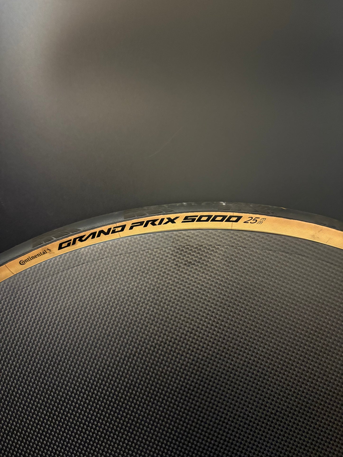 DAMAGED BLB Notorious Zero Carbon Clincher Disc Rear Wheel