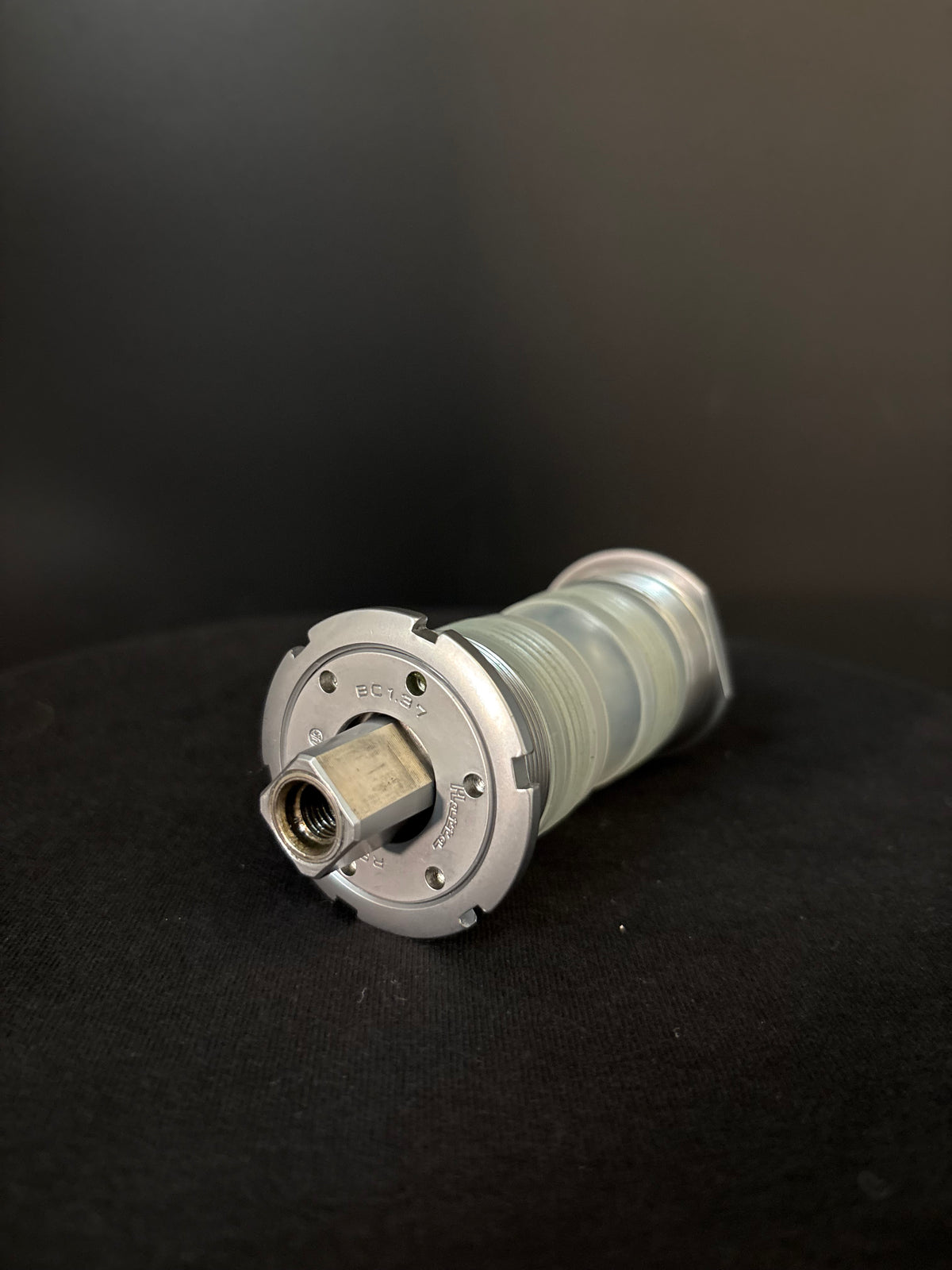 Hatta Swan Square Taper Bottom Bracket NJS