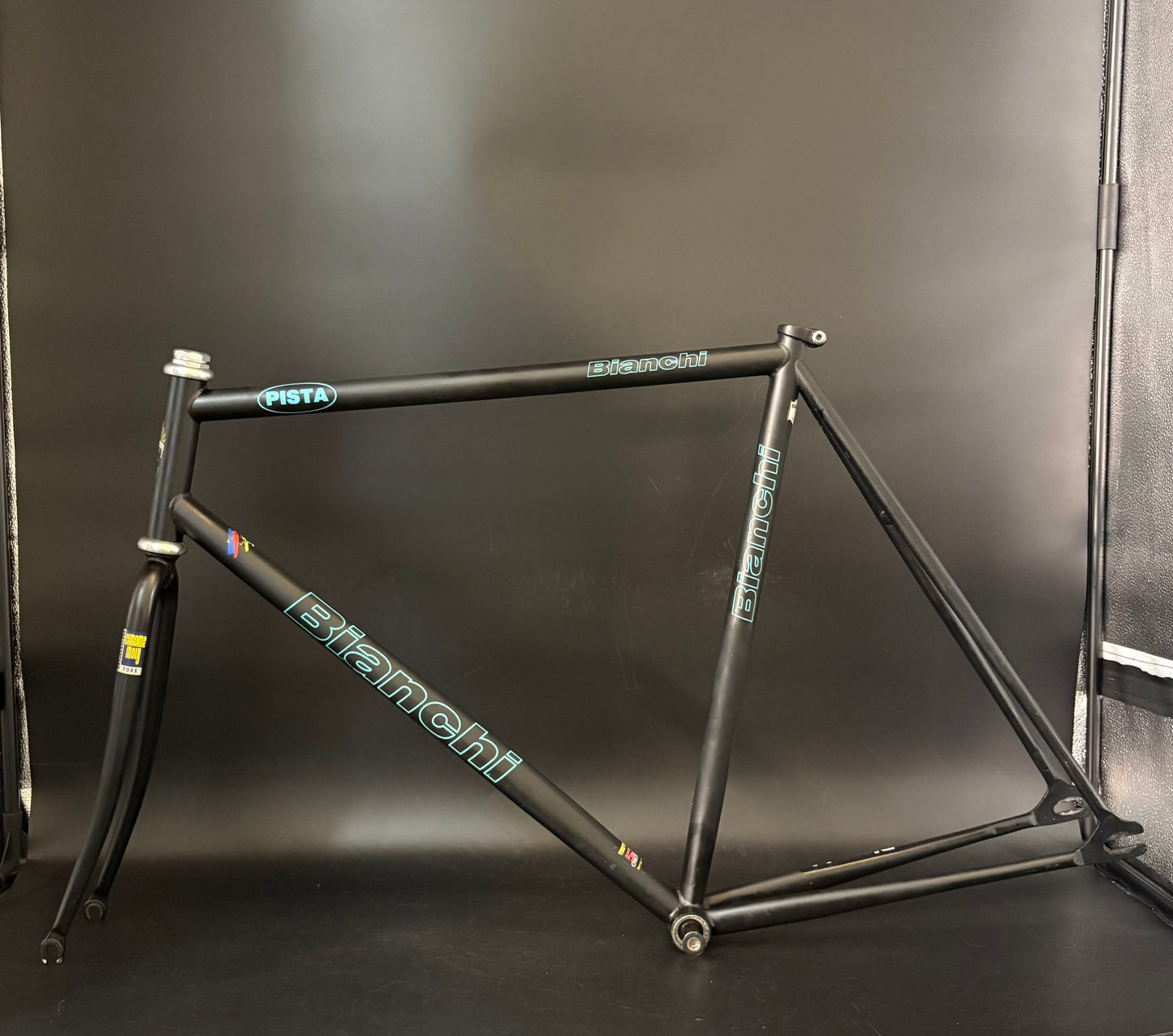 Bianchi Pista Frameset Black 57cm w/ Crankset + Saddle