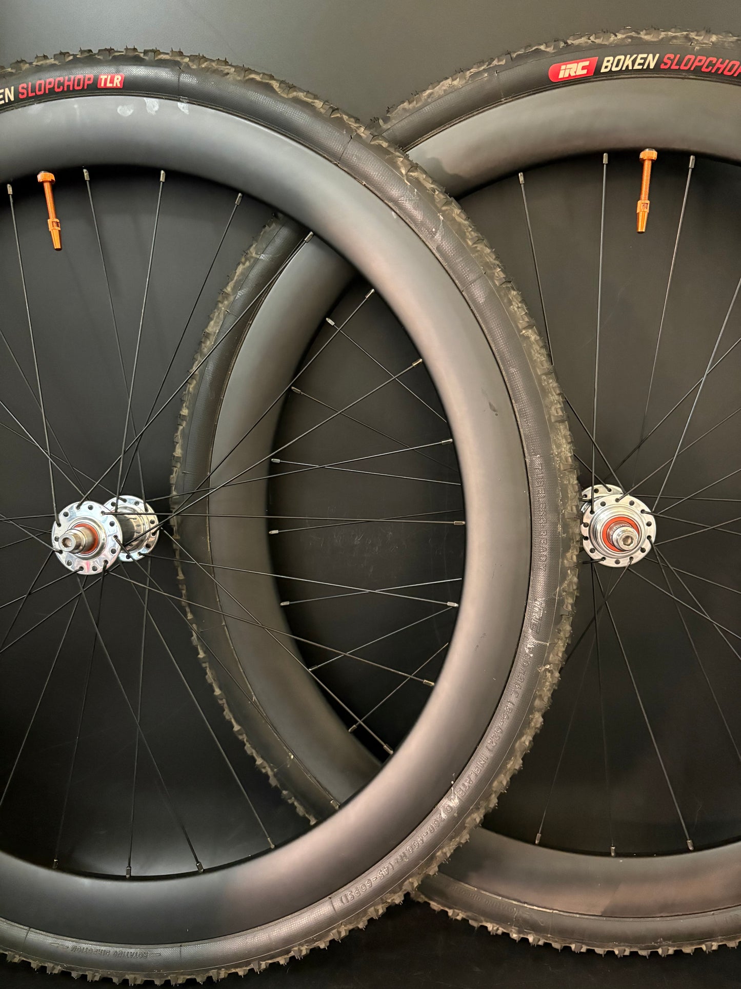 Light Bicycle AR45 Carbon Clincher / Raketa Wheelset 28h