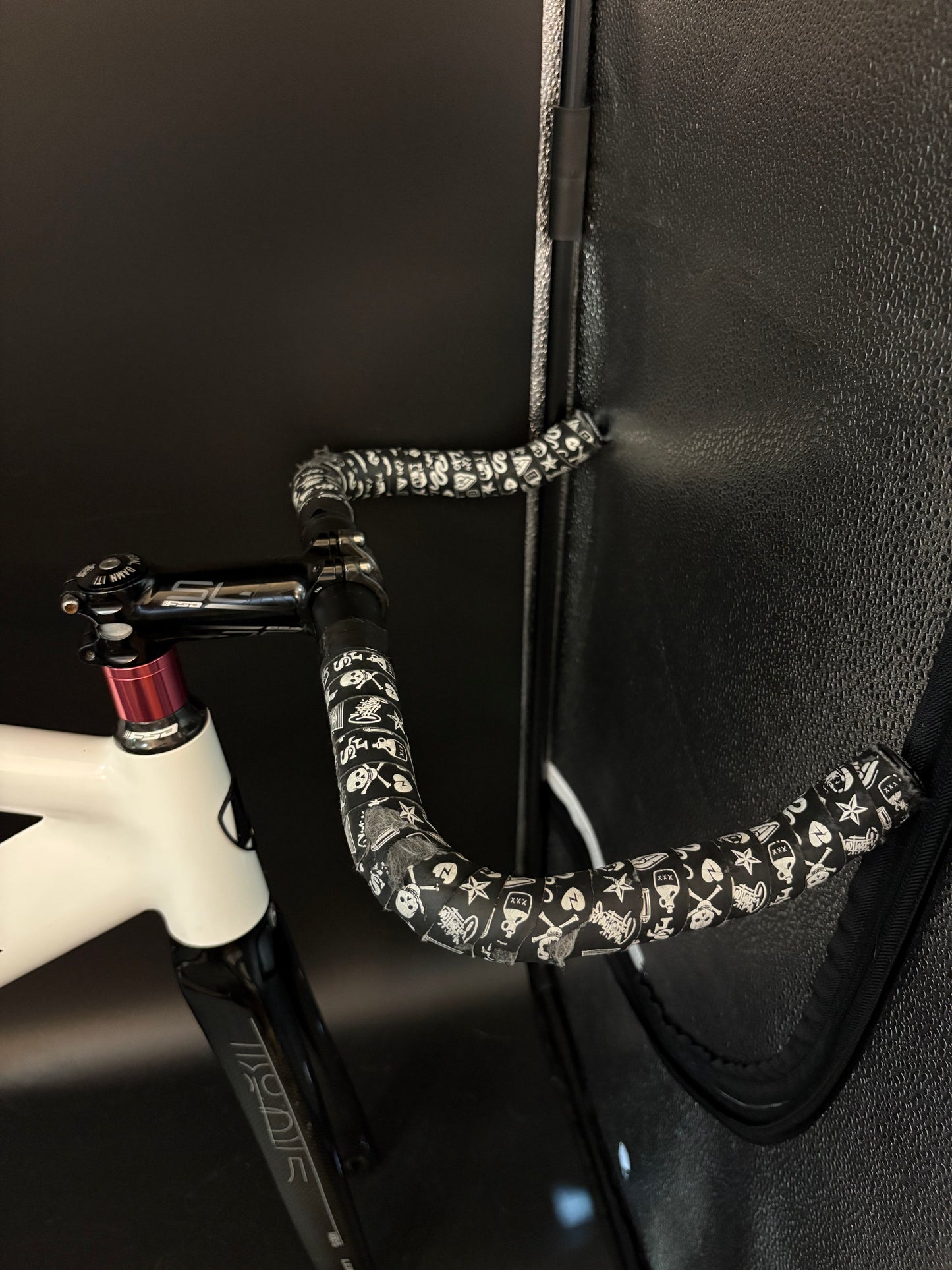 Leader 735 Frameset White 56cm w/ Stem + Bars + Saddle + Seatpost + Crankset