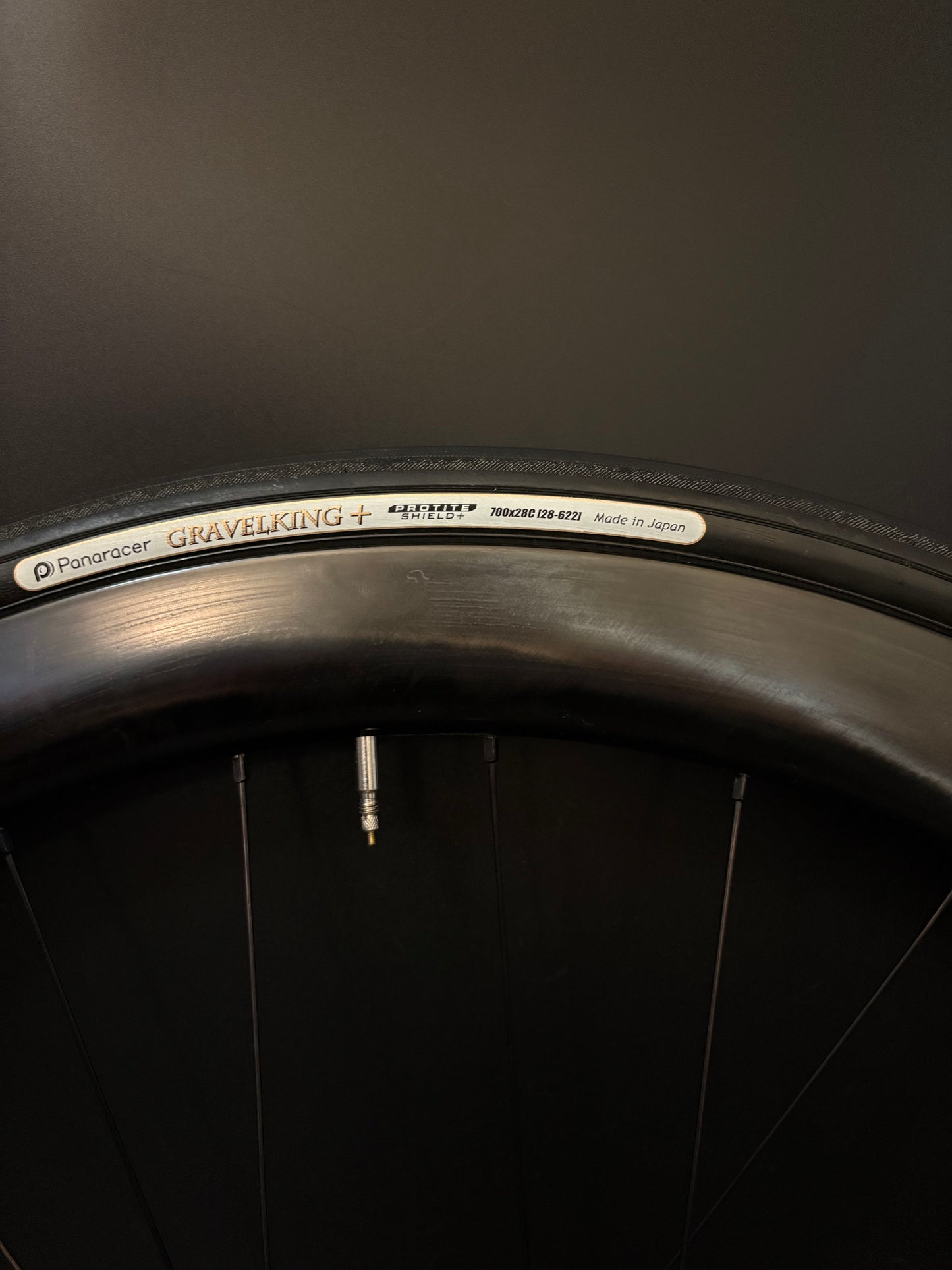 Light Bicycle Falcon AR45 Carbon Clincher / White Industries Black Wheelset 28h