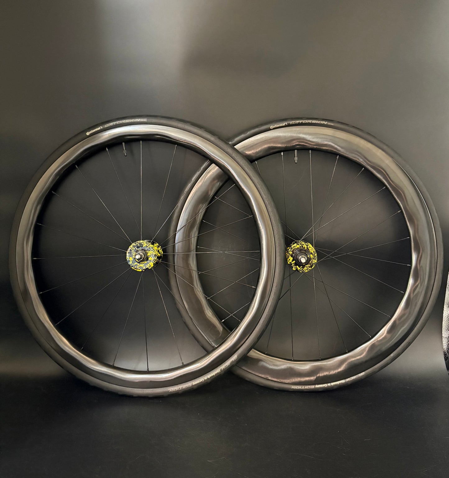 Light Bicycle AR375 + AR565 Carbon / Vendetta Wheelset 20/24h