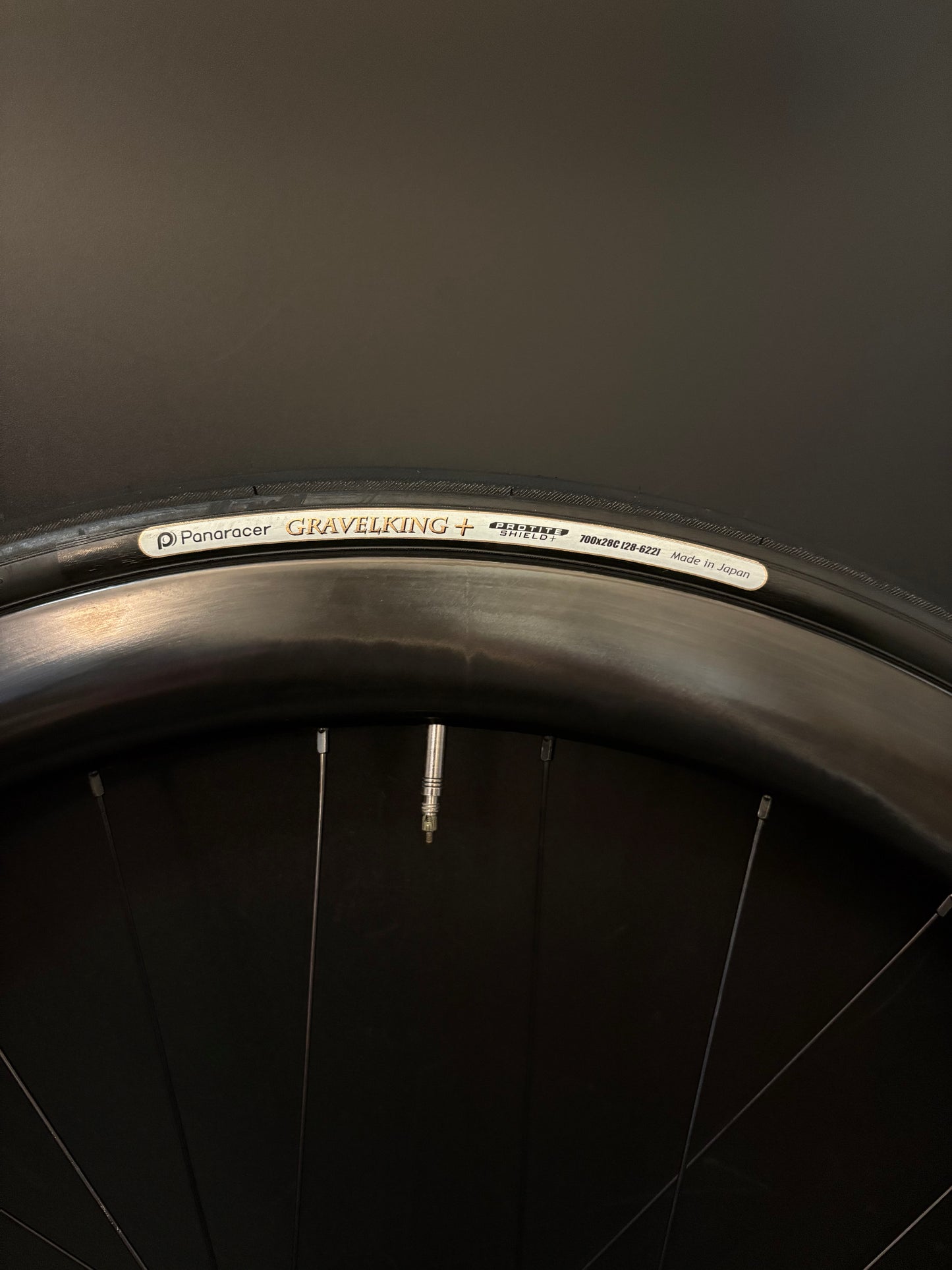 Light Bicycle Falcon AR45 Carbon Clincher / White Industries Black Wheelset 28h