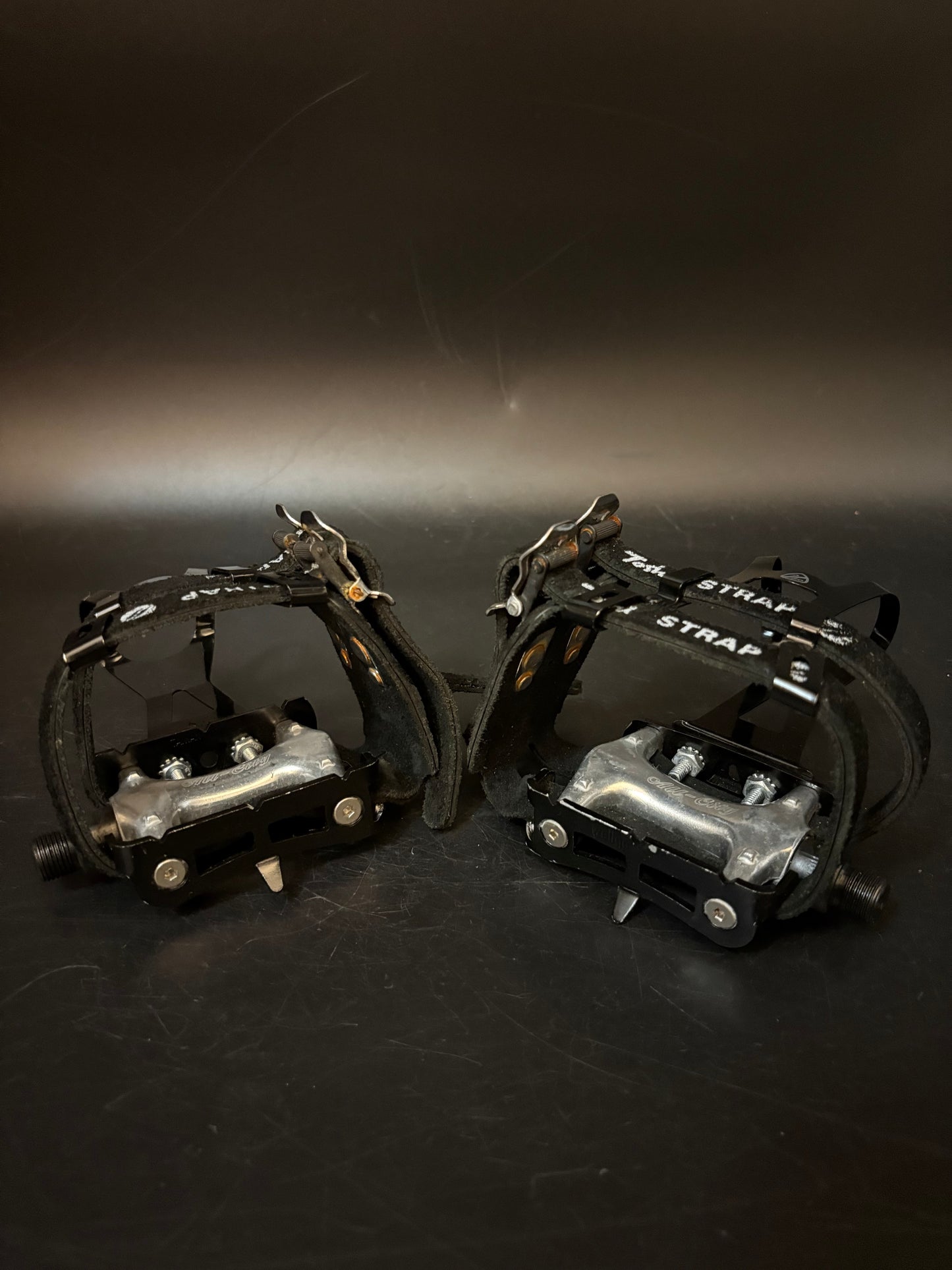 All City / Toshi Double Straps Black Pedal Setup