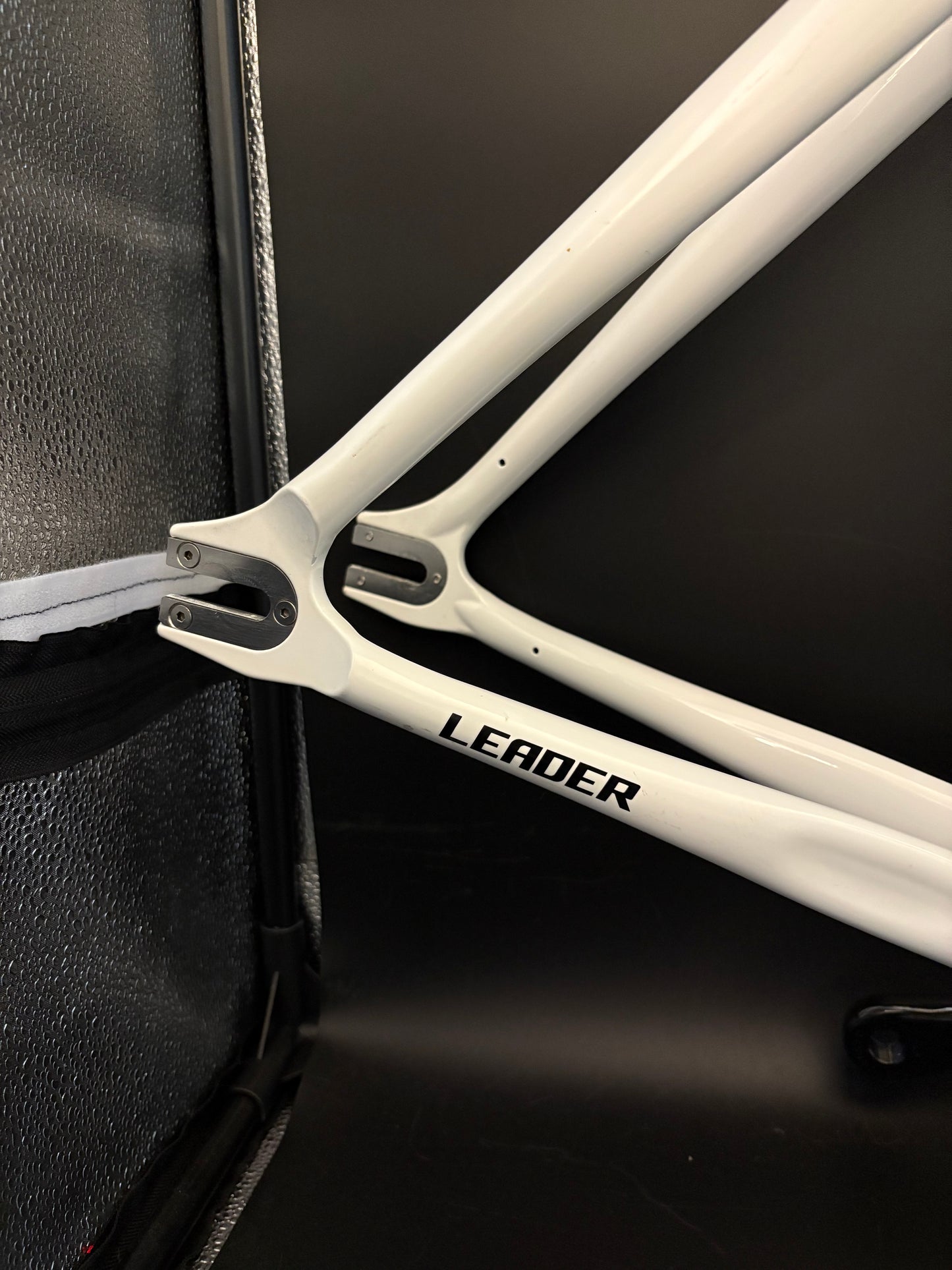 Leader 735 Frameset White 56cm w/ Stem + Bars + Saddle + Seatpost + Crankset