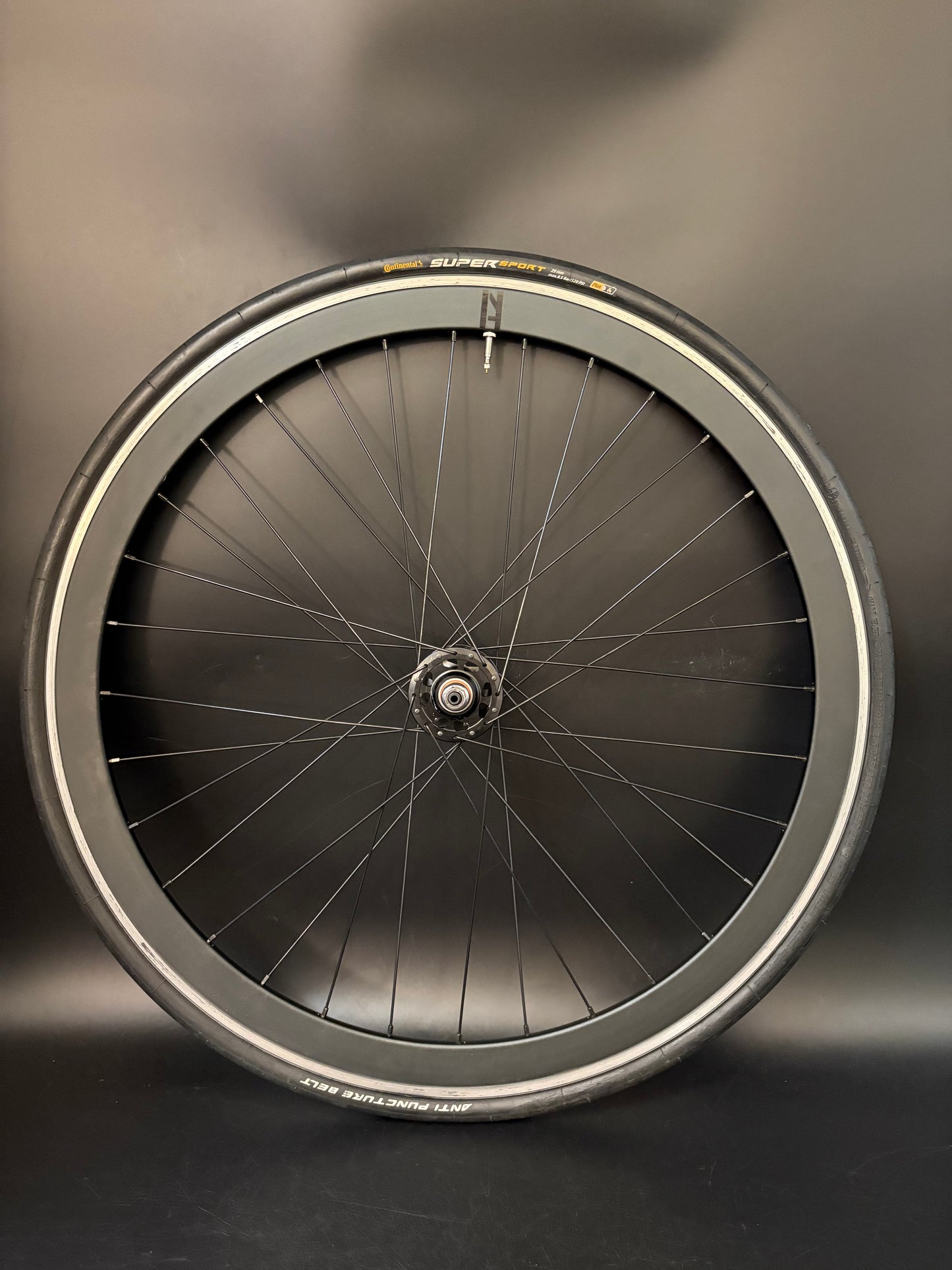 H Plus Son Formation Face + SL42 Black / Origin 8 Wheelset 32h