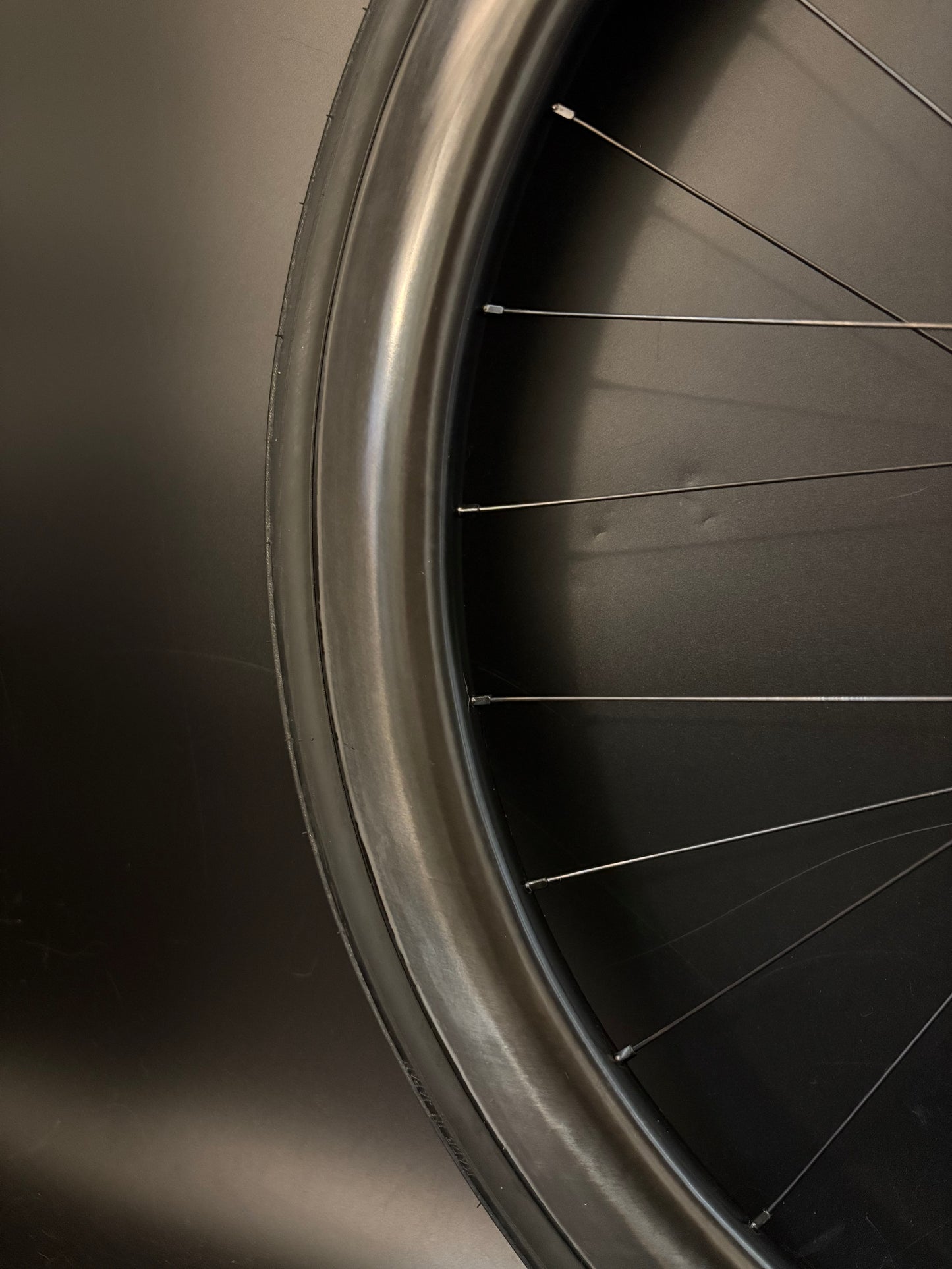 Light Bicycle Falcon AR45 Carbon Clincher / White Industries Black Wheelset 28h