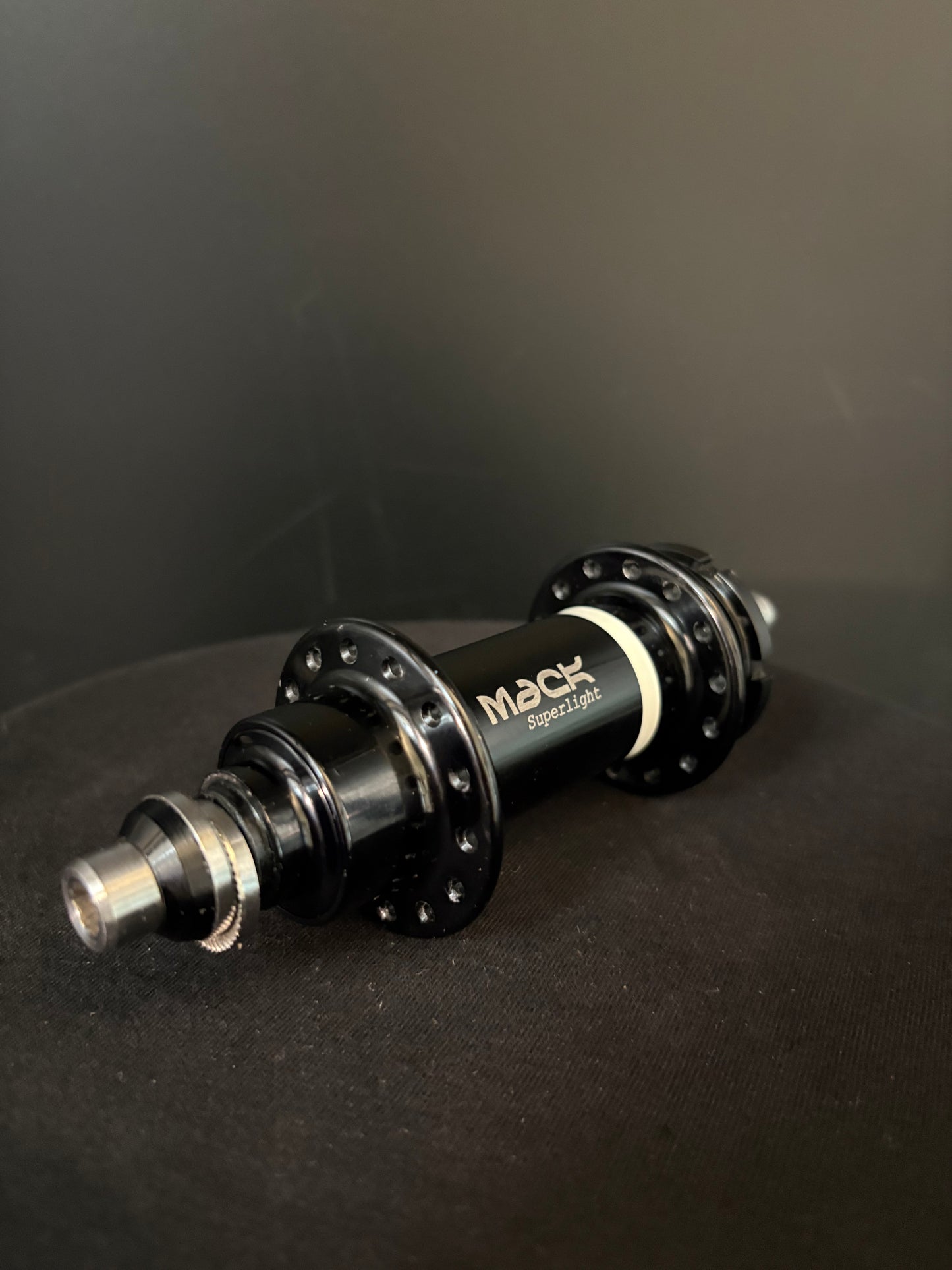 Mack Superlight Hubset Black/White 20/28h