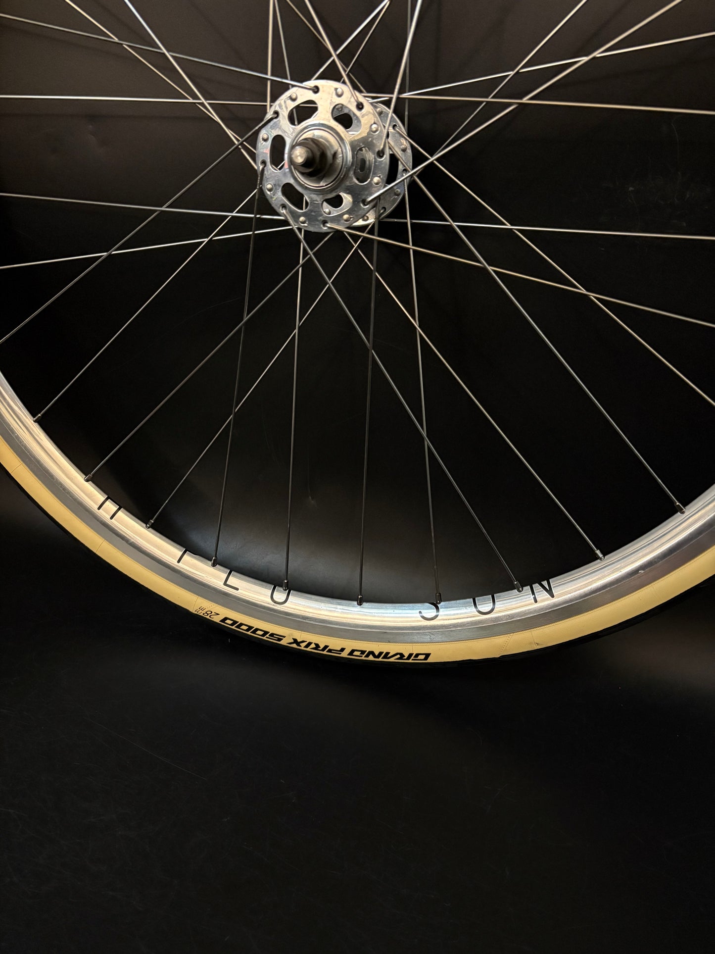 H Plus Son Archetype Silver / White Industries Wheelset 32h w/ 18t Cog