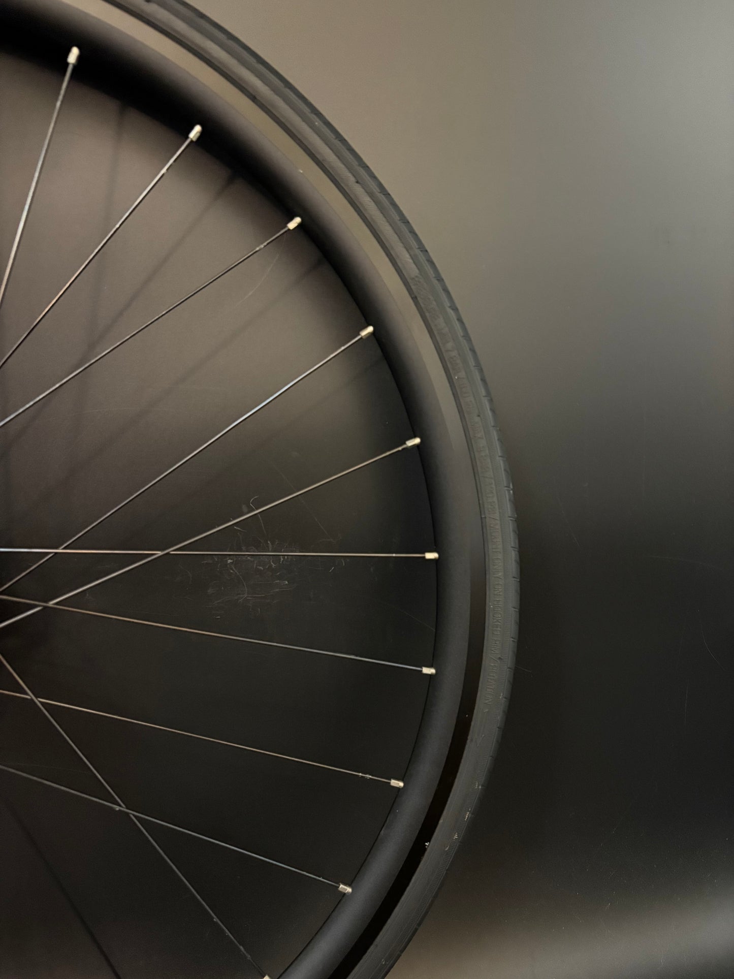 H Plus Son Archetype Black / Spike Hubs Wheelset 28h