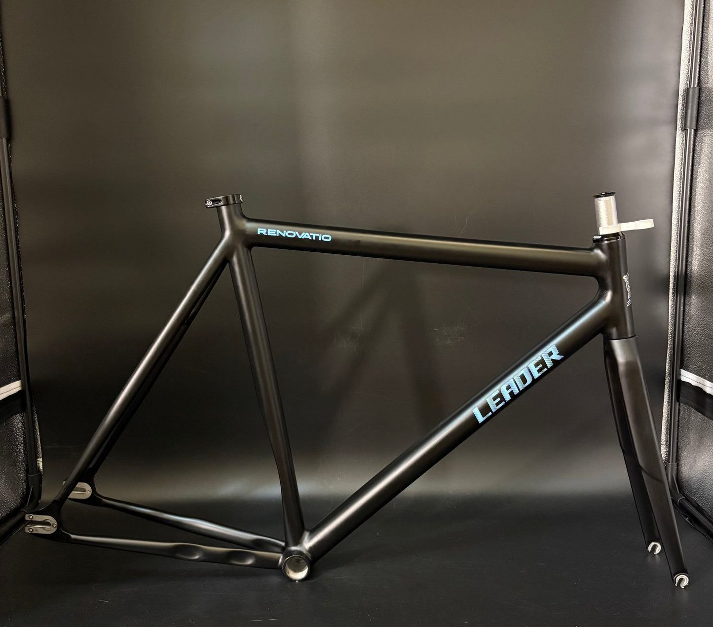 Leader Renovatio Frameset Black 54cm Medium