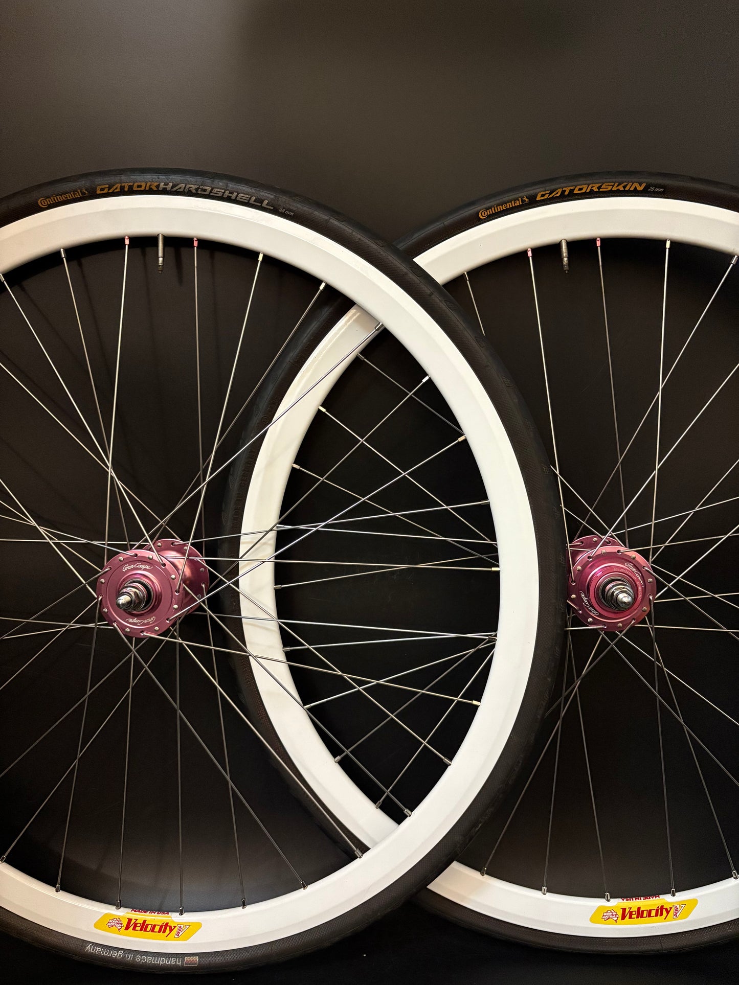 Velocity Deep V White / Gran Compe Pink Wheelset 32h