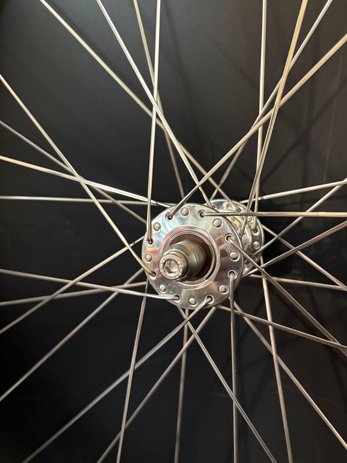 Velocity Aileron Black / Phil Wood LF Wheelset 32h
