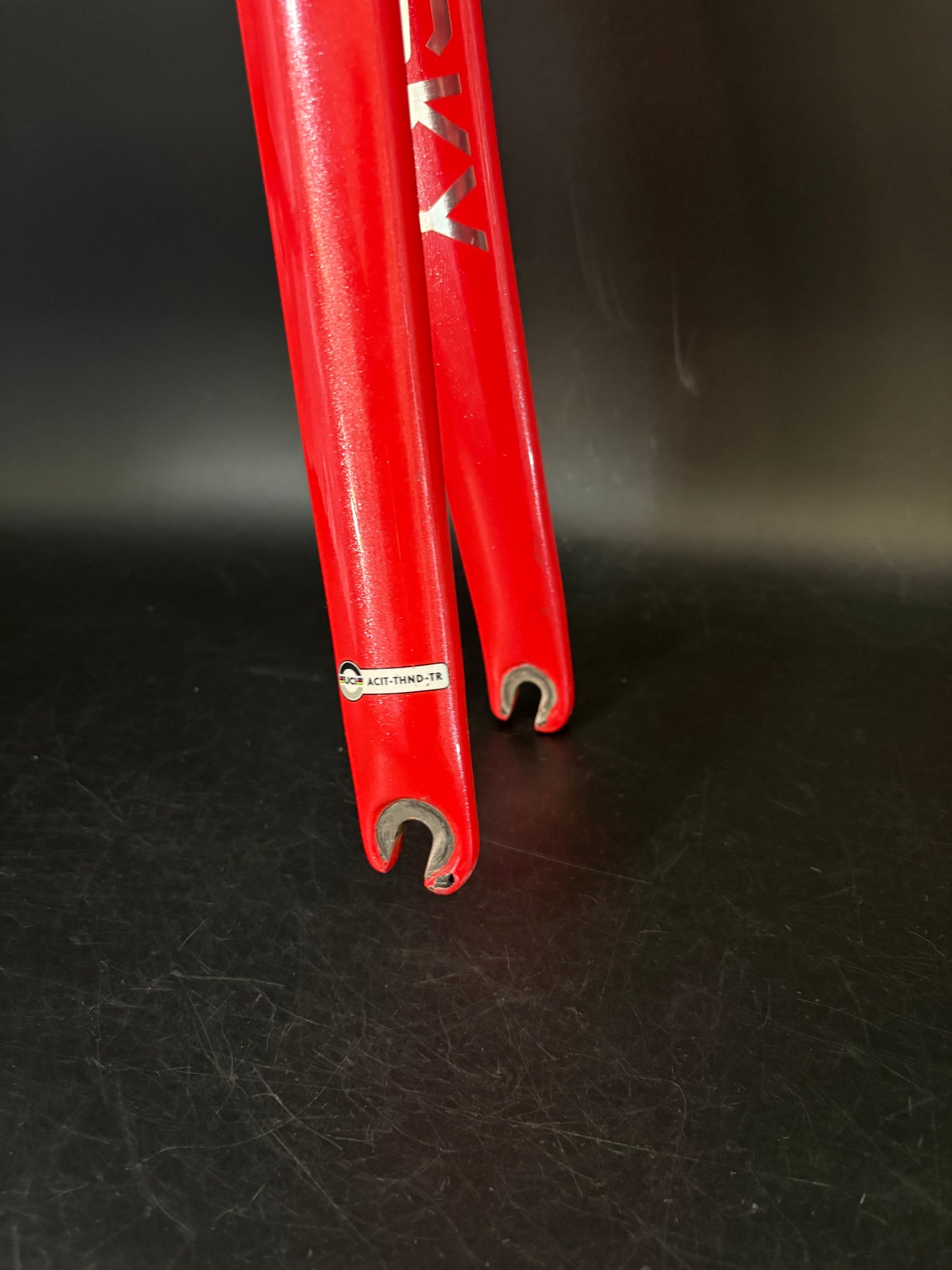 Whisky Carbon Fork Red 1 1/8”-1 1/2” Tapered 178mm 45 Rake